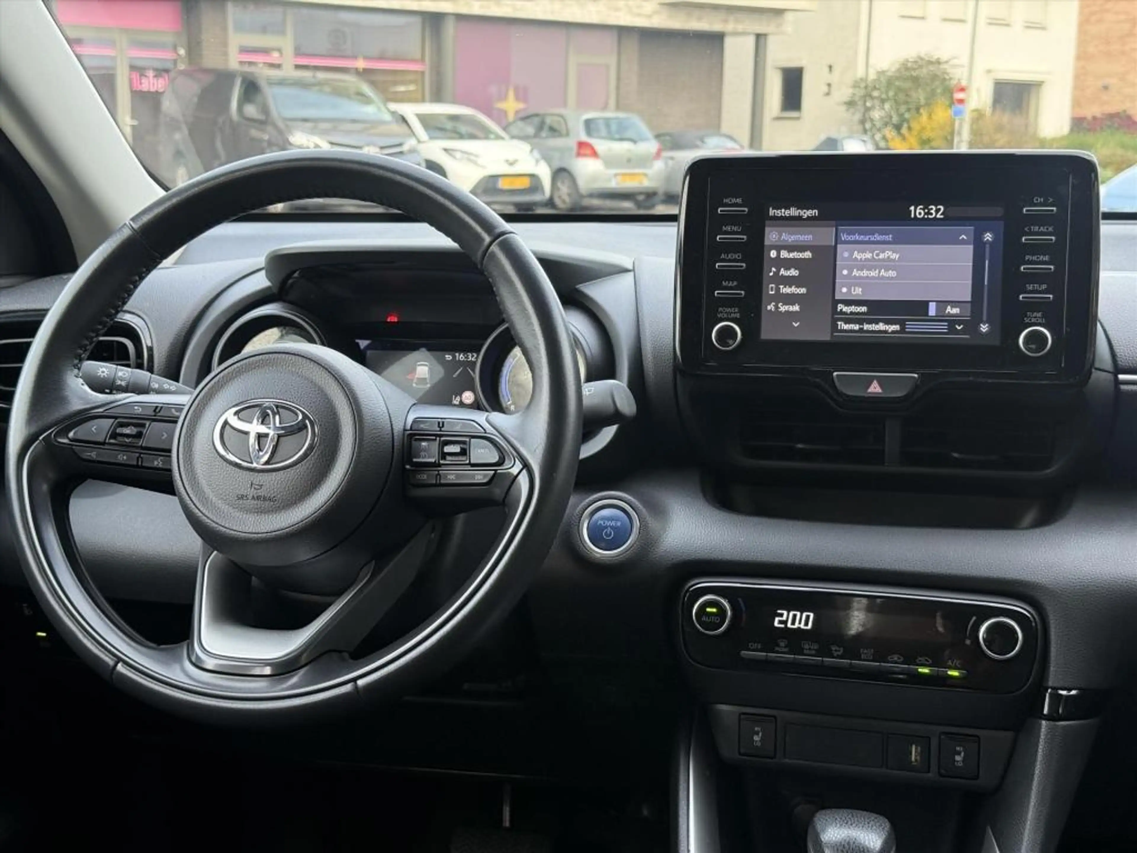 Toyota Yaris 1.5 Hybrid Dynamic Plus | Stoelverwarming, 16 inch — photo 12