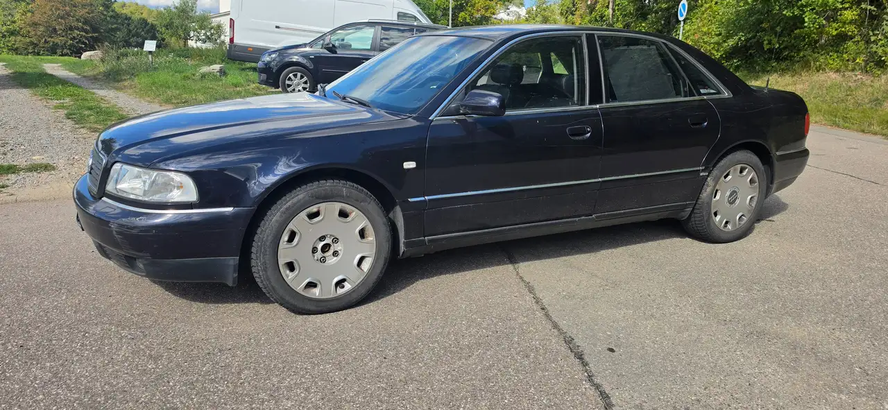 Audi A8 3.7 quattro, foto 1