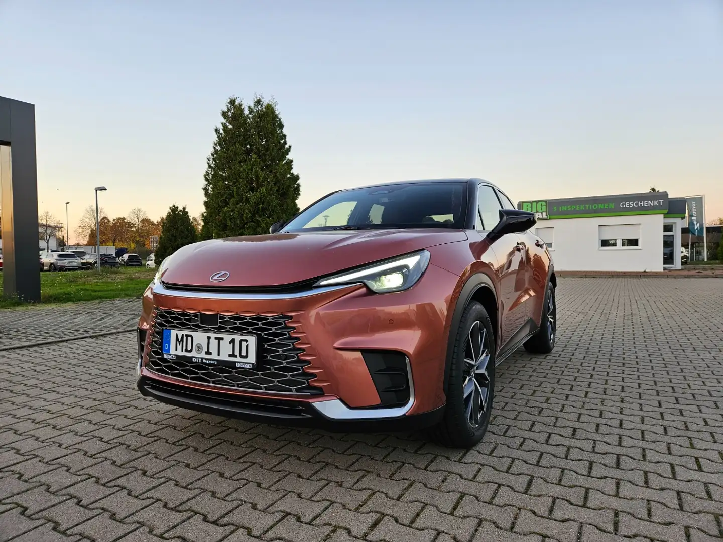 Lexus LBX 1.5 Emotion Technologie-Paket Piros - 2