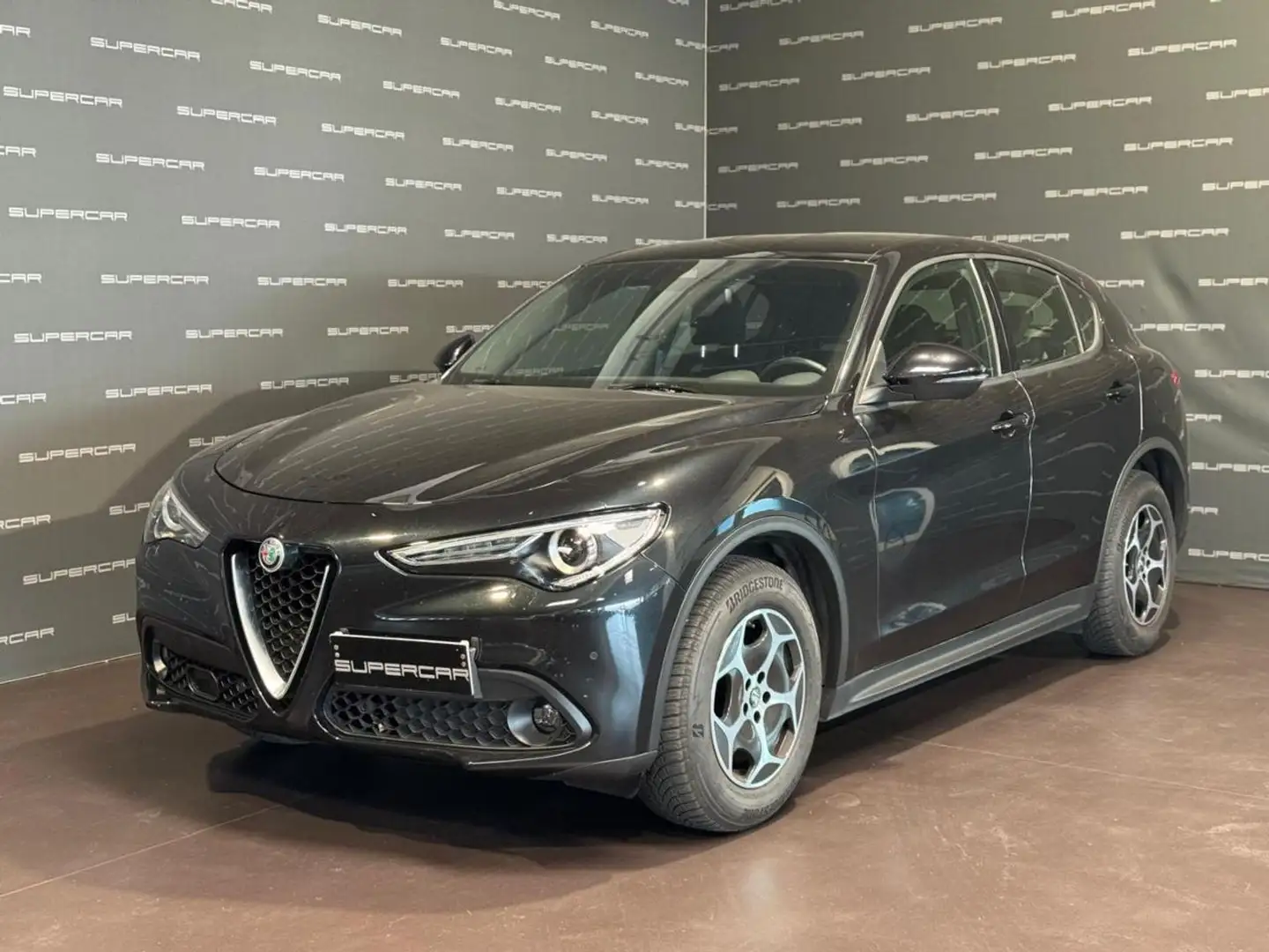 Alfa Romeo Stelvio 2.2 Turbodiesel 190 CV AT8 Q4 Super Business Zwart - 1