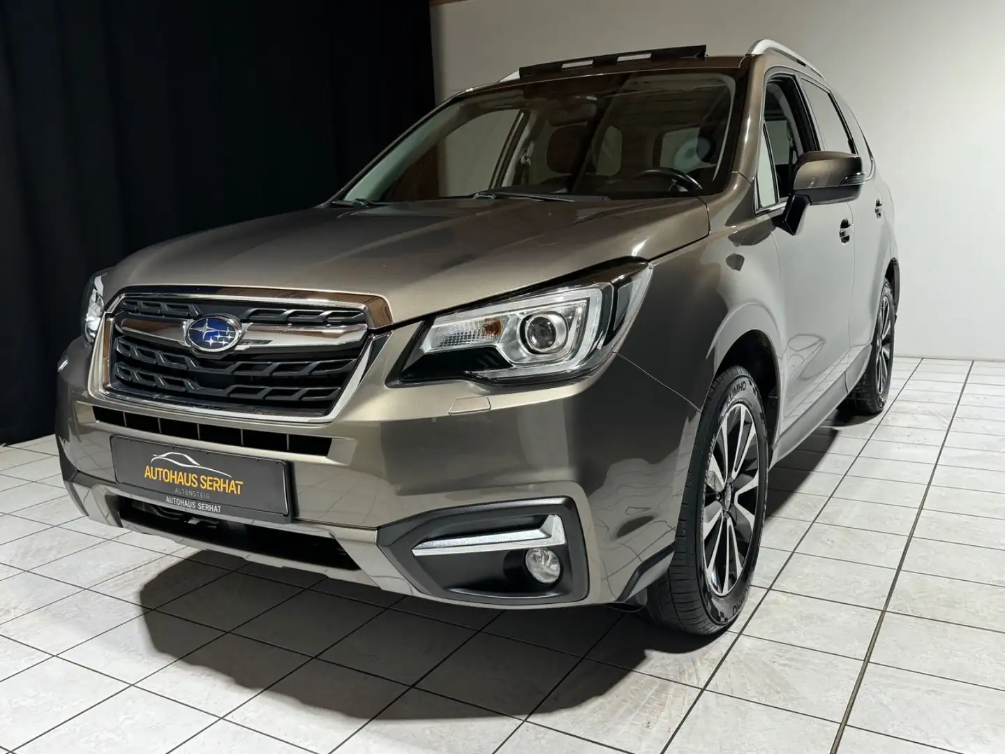 Subaru Forester Platinum *PANO*KAMERA*NAVI*LEDER*AHK* Braun - 1