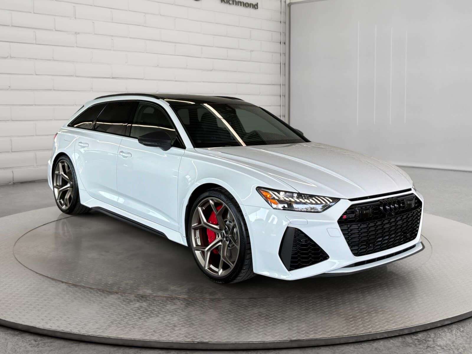2025 Audi RS6 | 22 5 Y-SPOKE DESIGN MATTE NEODYMIUM GOLD W PERFO — photo 1
