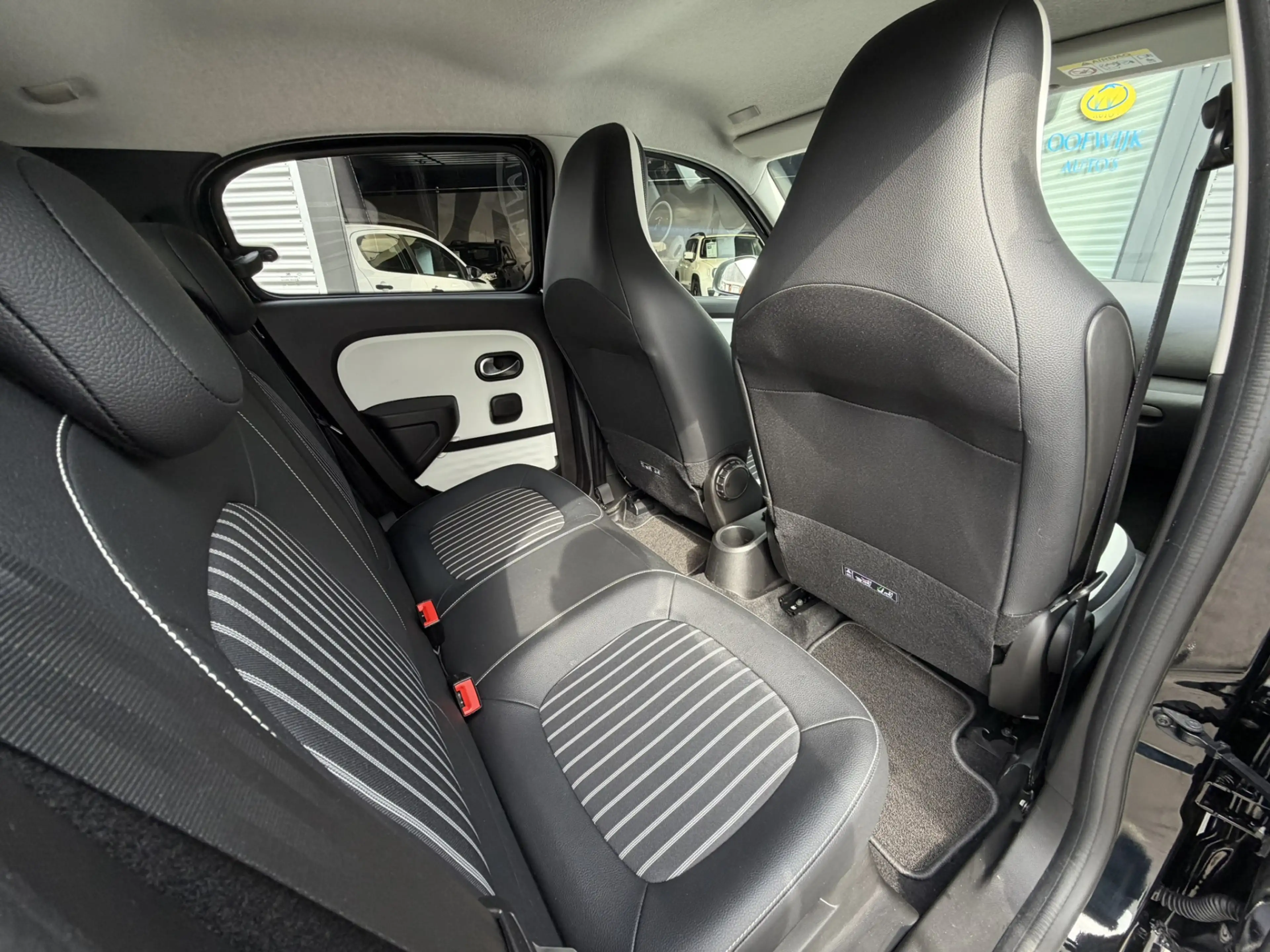 Renault Twingo Z.E. R80 E-Tech Techno 22 kWh Clima H-Leder CarPla — photo 16