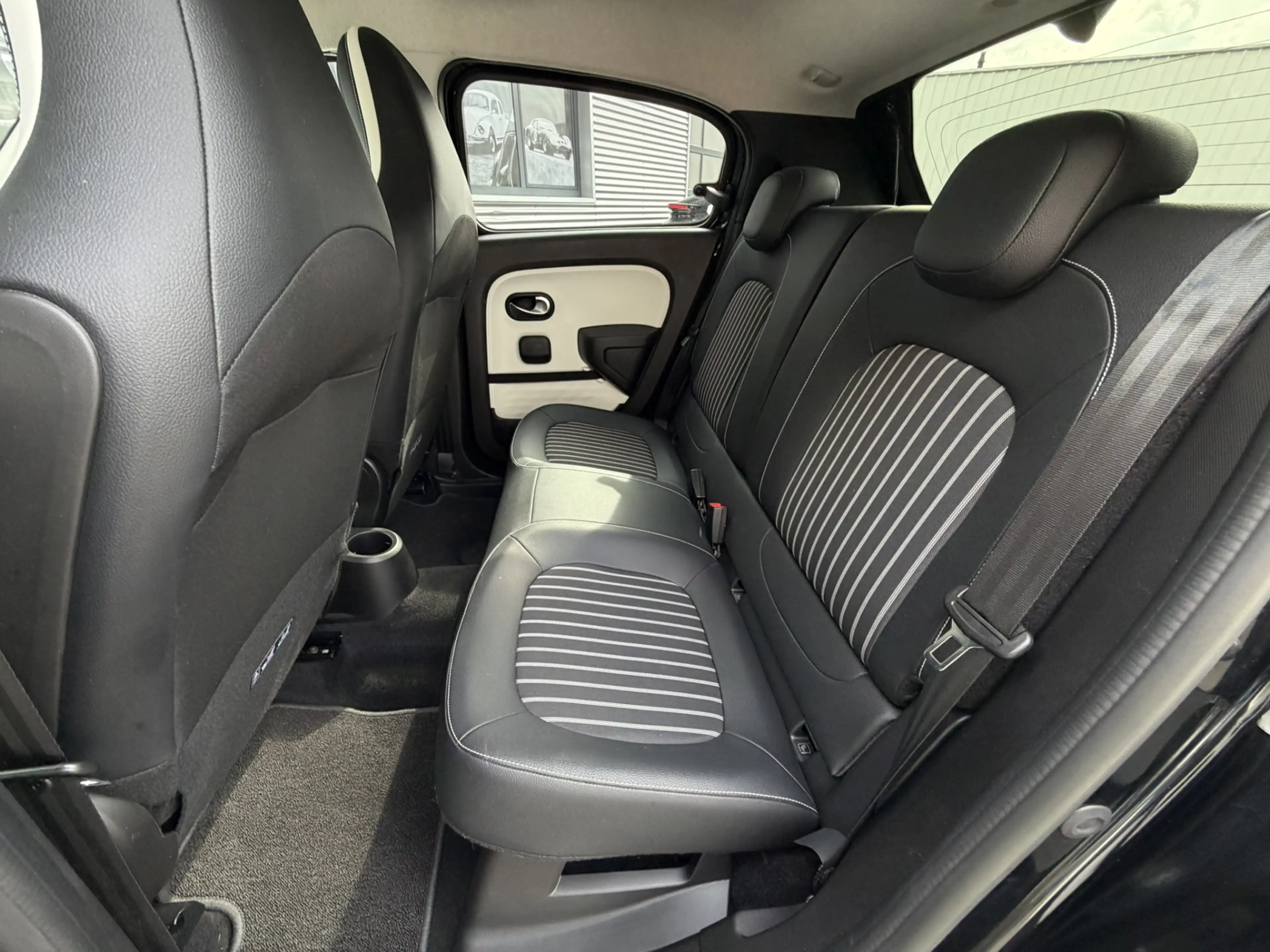 Renault Twingo Z.E. R80 E-Tech Techno 22 kWh Clima H-Leder CarPla — photo 13