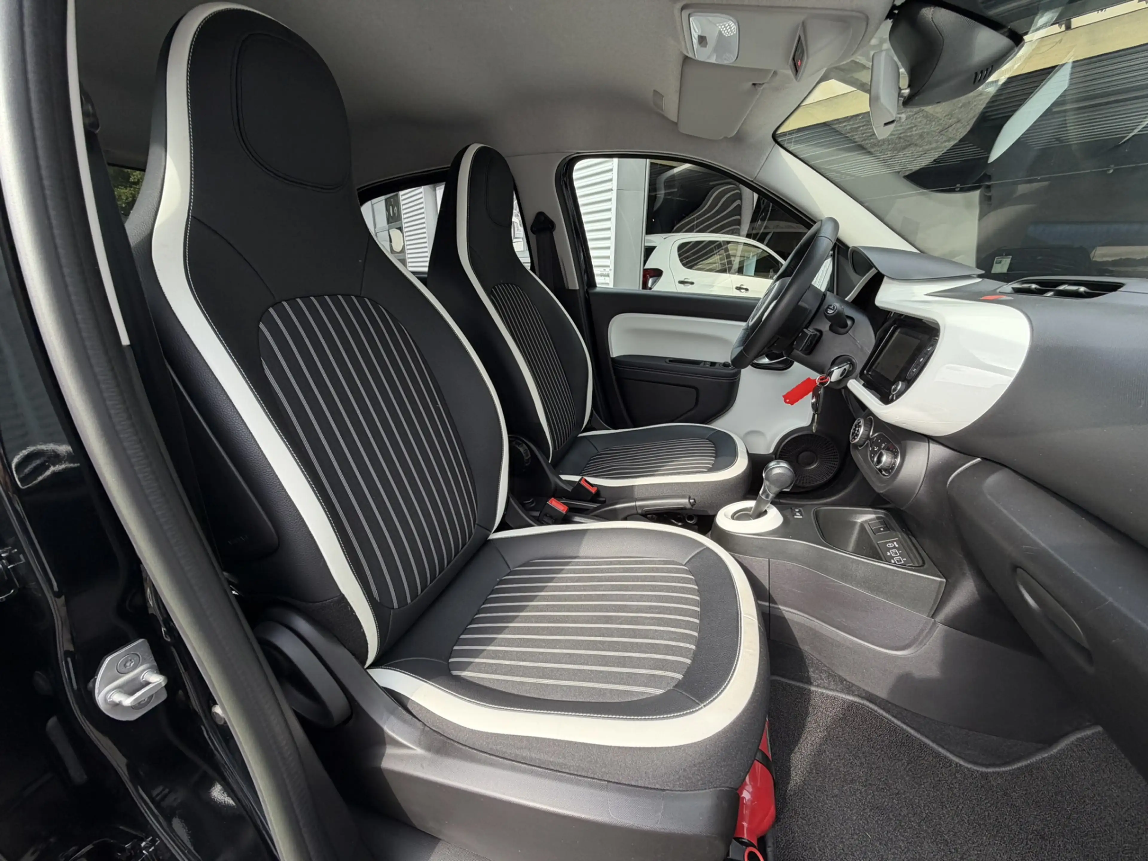 Renault Twingo Z.E. R80 E-Tech Techno 22 kWh Clima H-Leder CarPla — photo 15