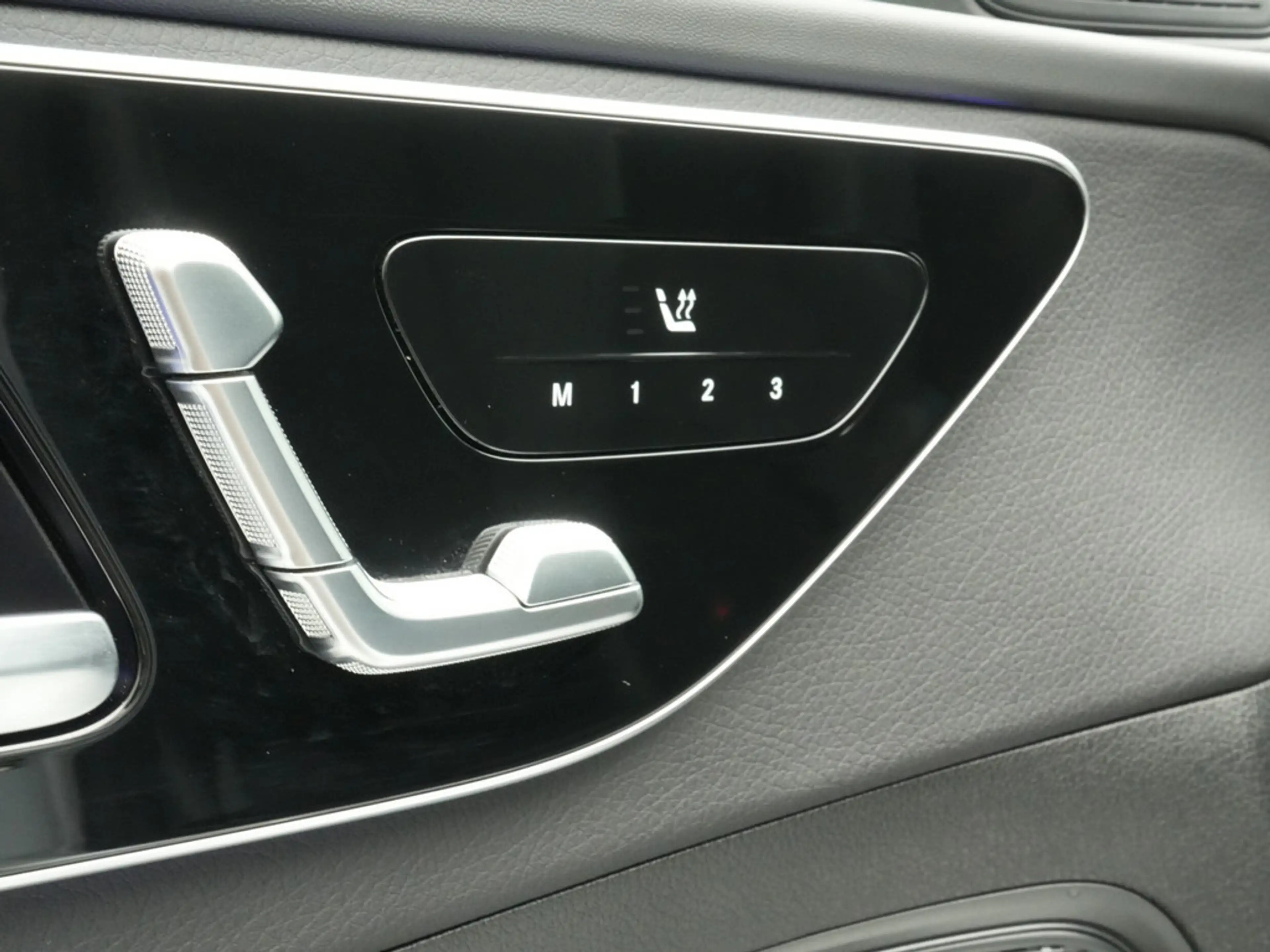 Mercedes-Benz C 200 AMG Line VIRT KAM 360° LED MEMORY LEDER — photo 13