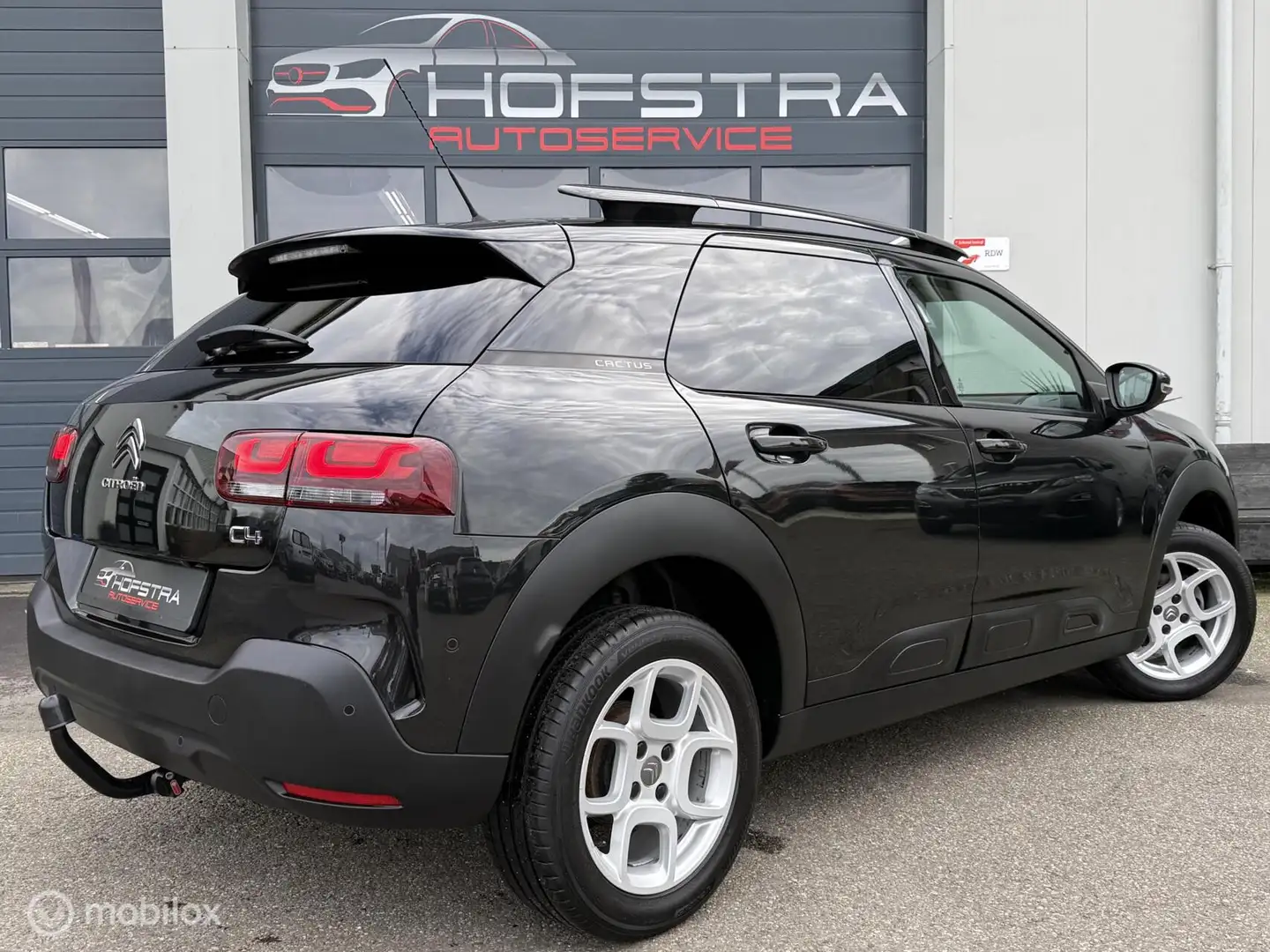 Citroen C4 Cactus 1.2 PureTech Camera Leer Carplay Stoelverw Noir - 2