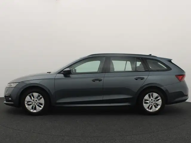Skoda Octavia view 2