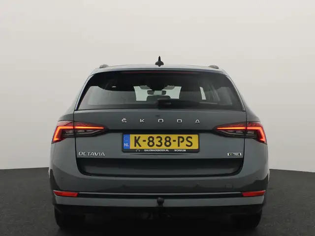 Skoda Octavia view 4