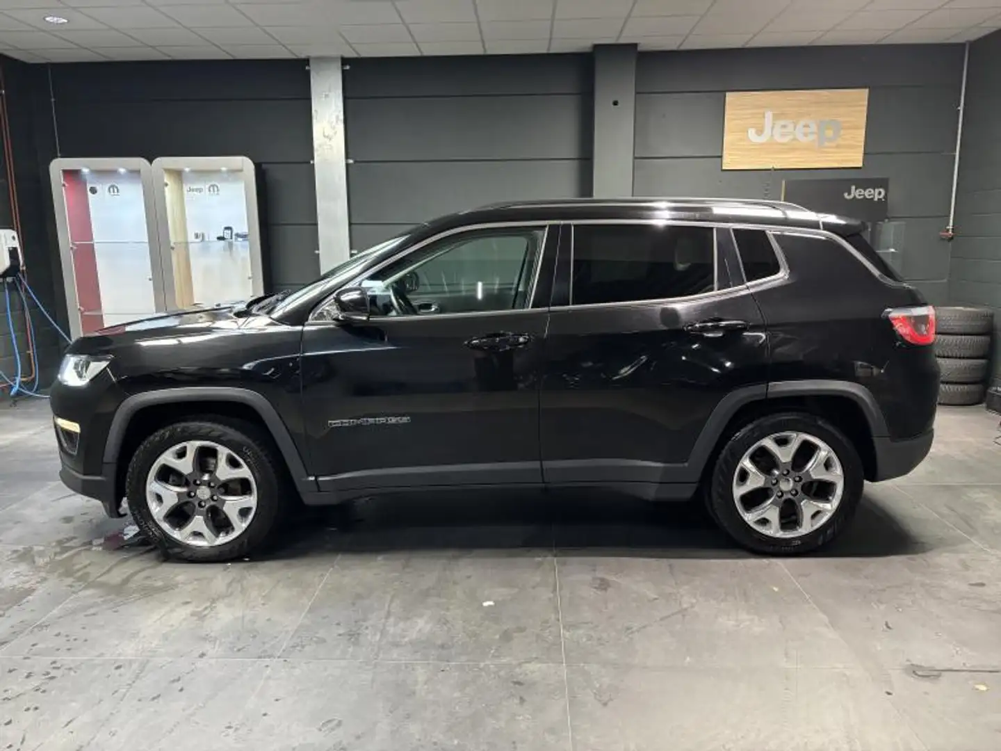 Jeep Compass Limited Zwart - 2