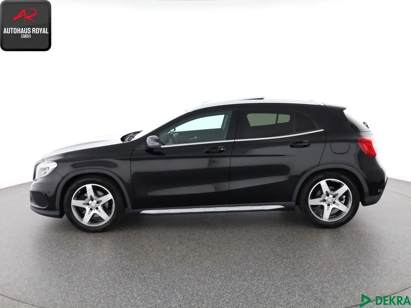 Mercedes-Benz GLA 220 GLA 220 d 3x AMG PANO,HARMAN/K,DISTRO,KAMERA,AHK Zwart - 2