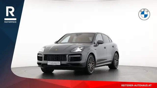 Porsche Cayenne view 11