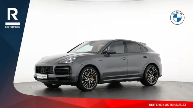 Porsche Cayenne view 12