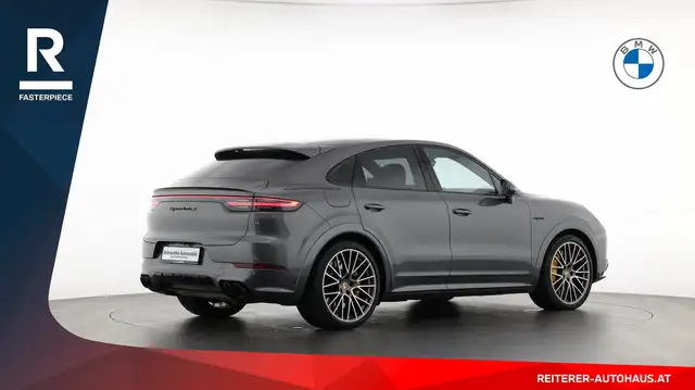 Porsche Cayenne view 4