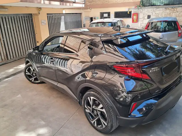 Toyota C-HR 1.8 trend black edition