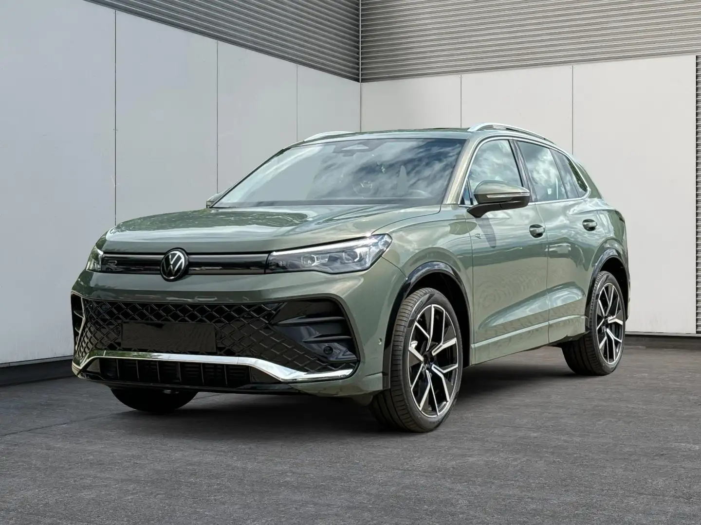 Volkswagen Tiguan R-Line Limited DSG+AHK+HUD+NAVI+MATRIX+EL. HECK... Zöld - 1