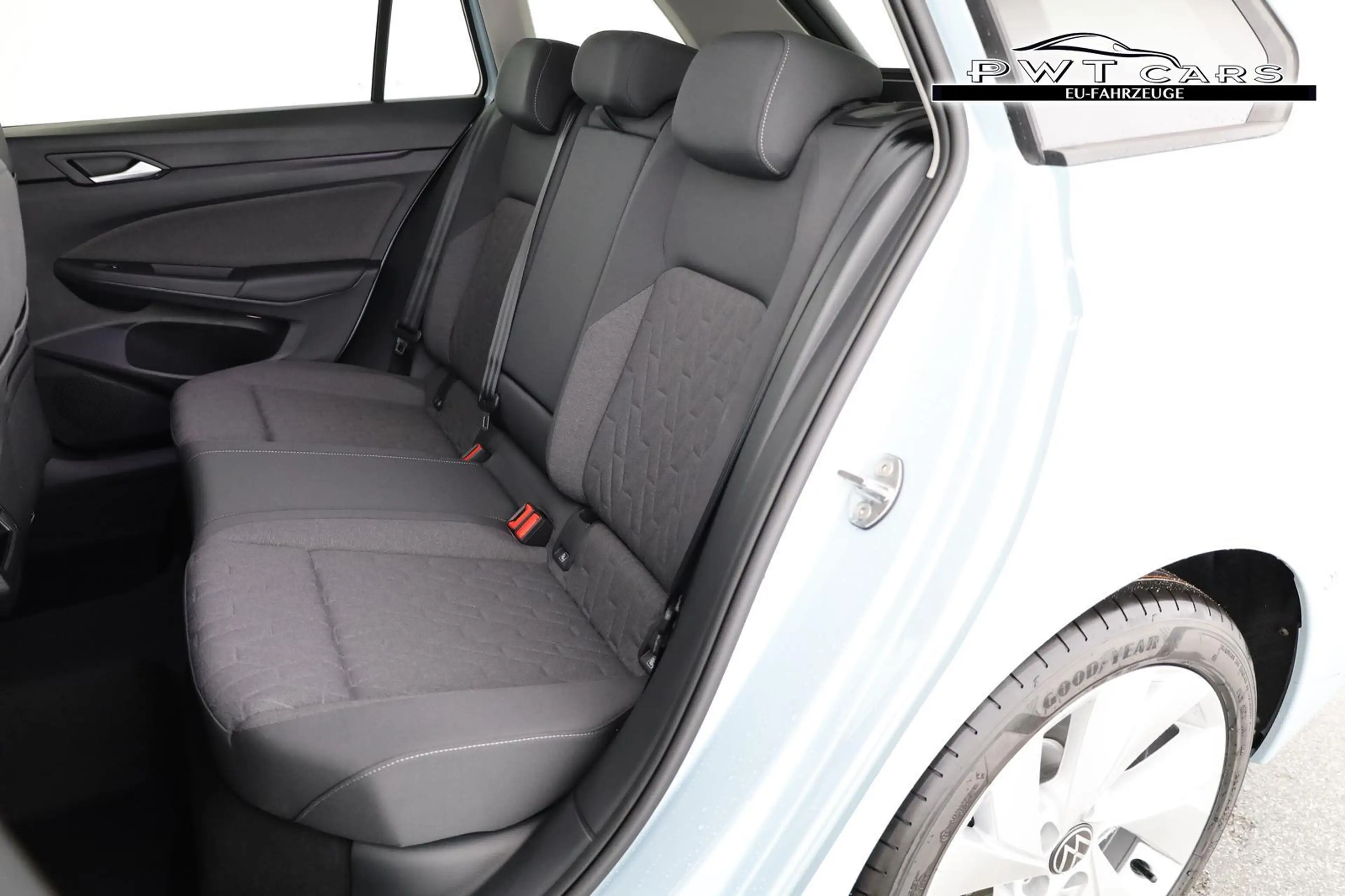 Volkswagen Golf Variant 1.5 TSI 110 kW VIII Life Facelift, AHK, easyOpe... — photo 10