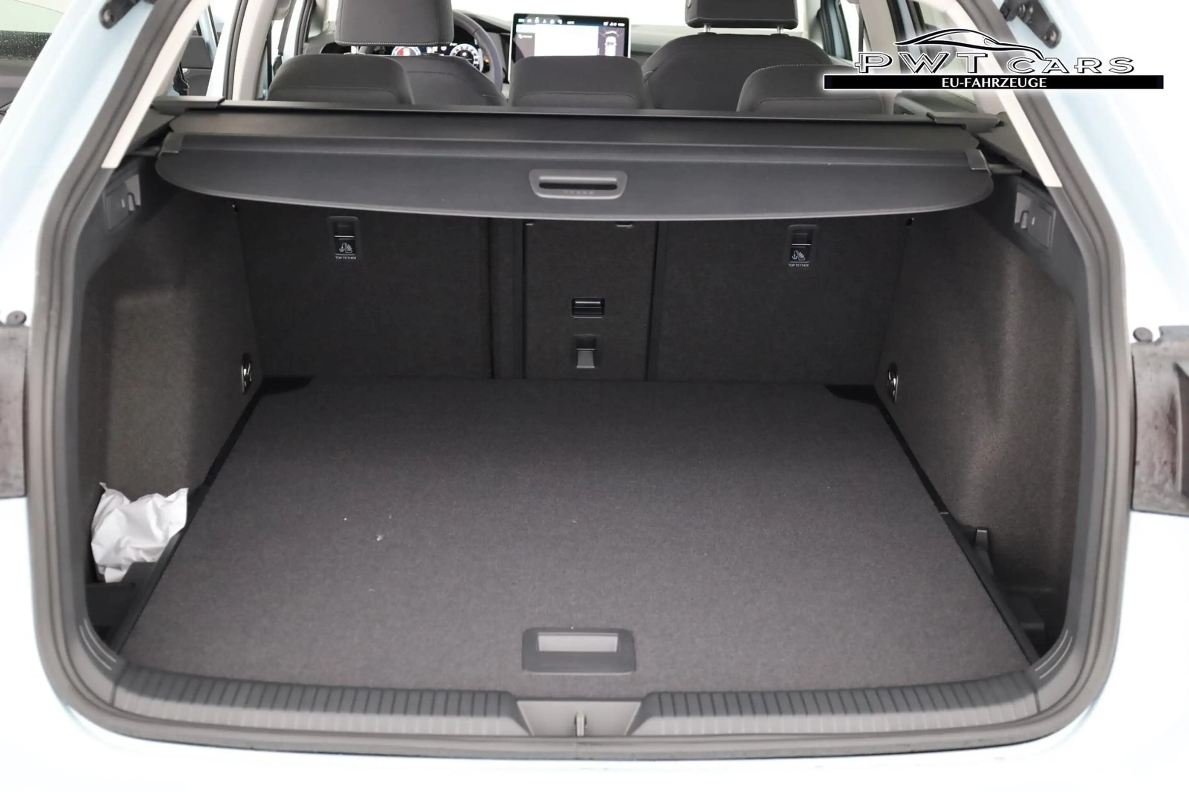 Volkswagen Golf Variant 1.5 TSI 110 kW VIII Life Facelift, AHK, easyOpe... — photo 11