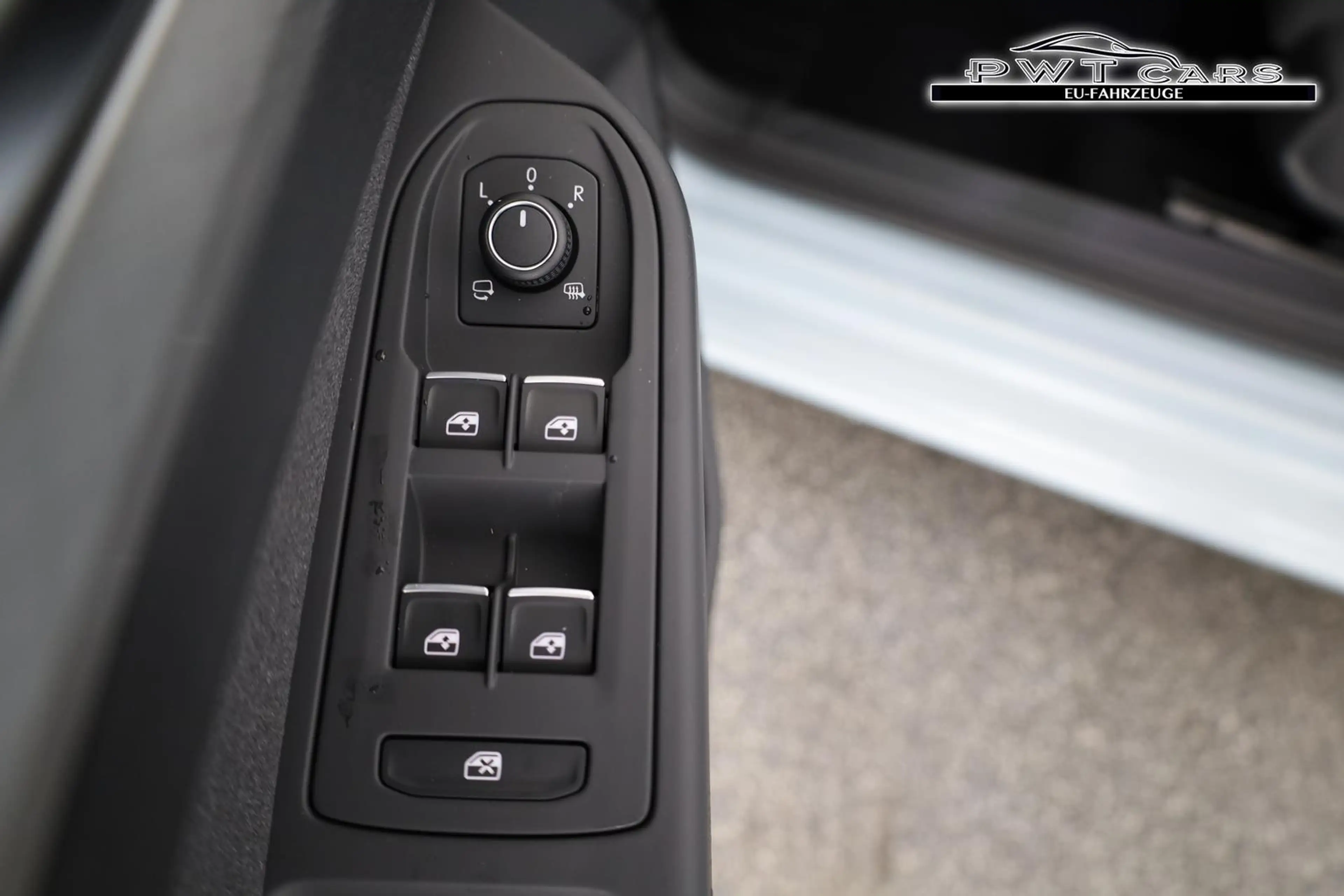 Volkswagen Golf Variant 1.5 TSI 110 kW VIII Life Facelift, AHK, easyOpe... — photo 8