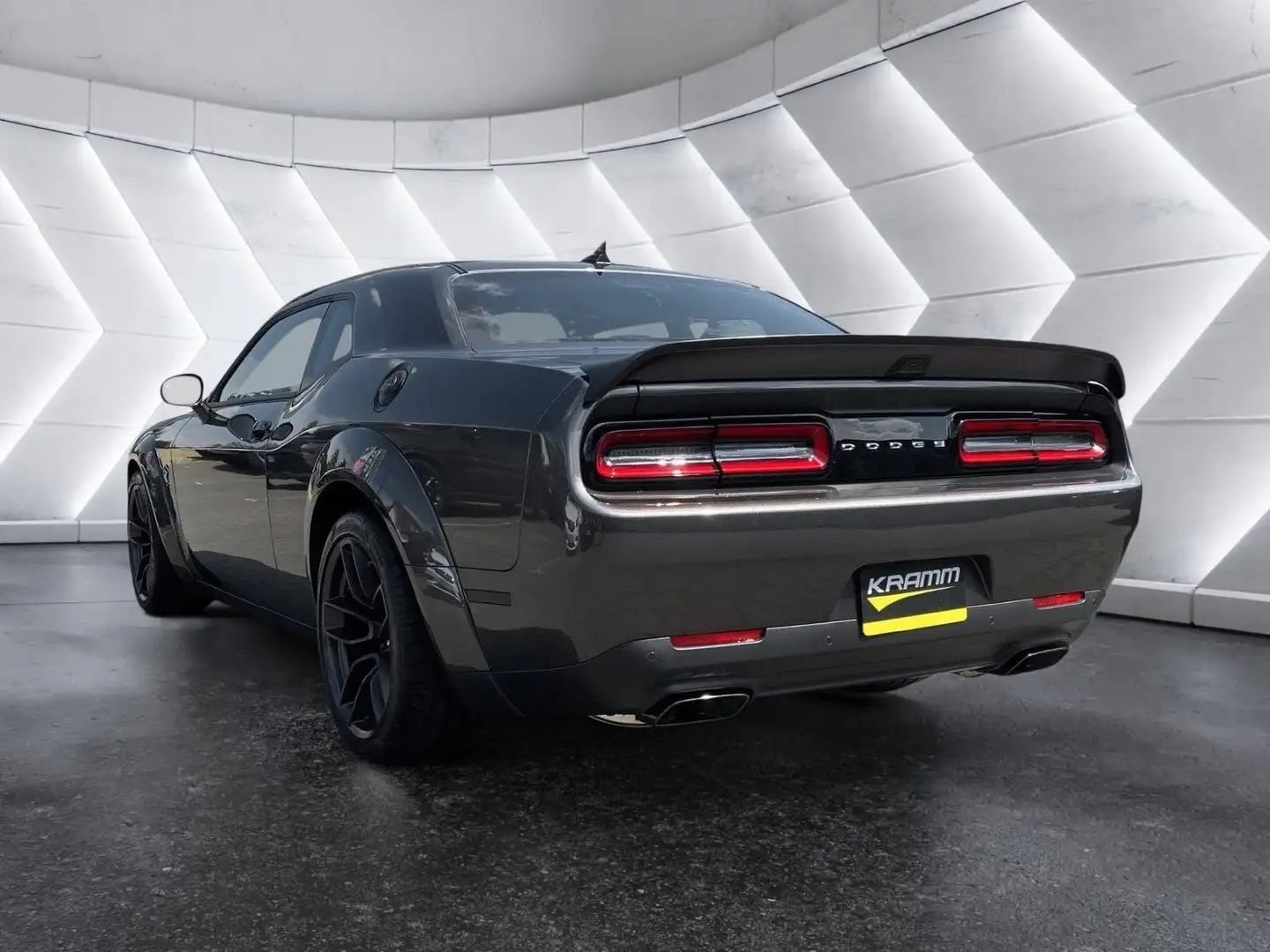 Dodge Challenger SRT Hellcat WIDEBODY Sportp. LED PDC Grey - 2