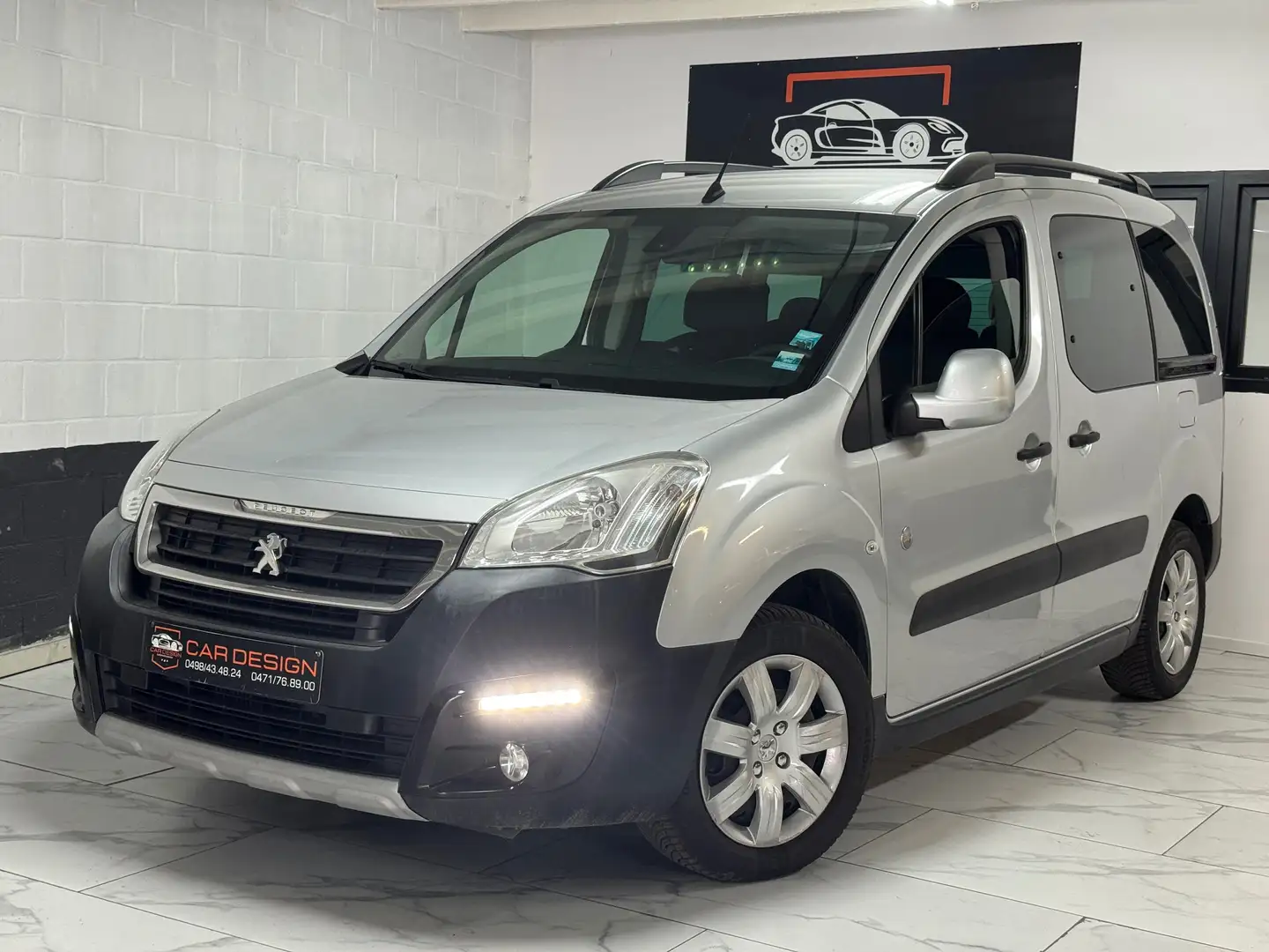Peugeot Partner Tepee 1.6HDi / 7places / 2015 / eu6b / 150.000km Gris - 1