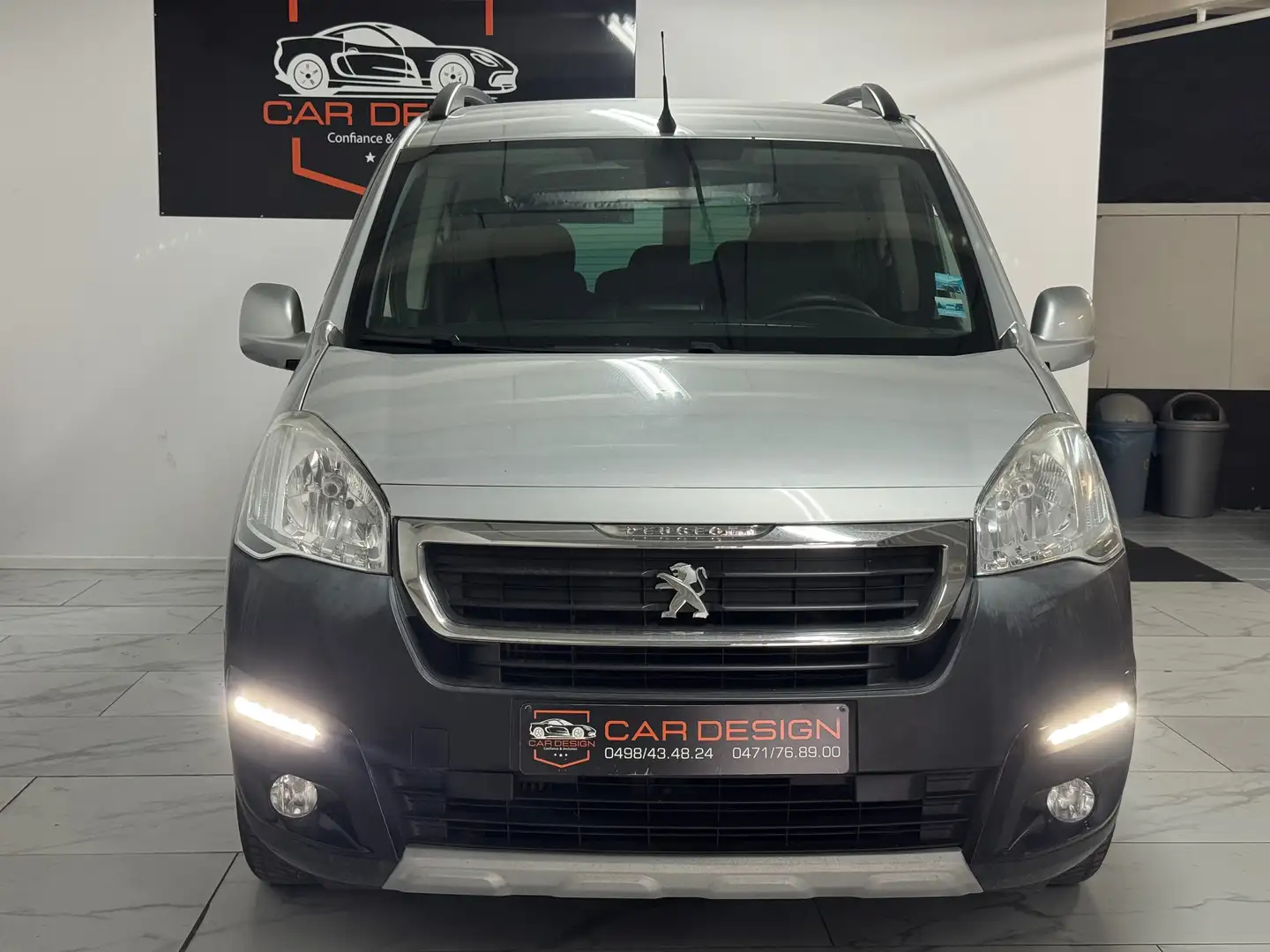 Peugeot Partner Tepee 1.6HDi / 7places / 2015 / eu6b / 150.000km Gris - 2