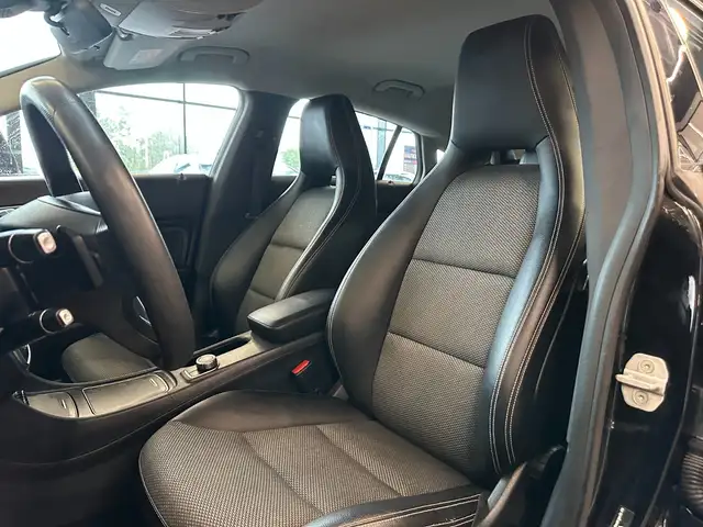 Mercedes-Benz Cla view 9
