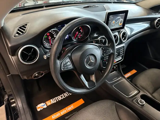 Mercedes-Benz Cla view 13