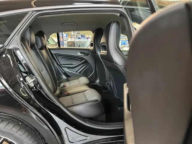 Mercedes-Benz Cla view 29