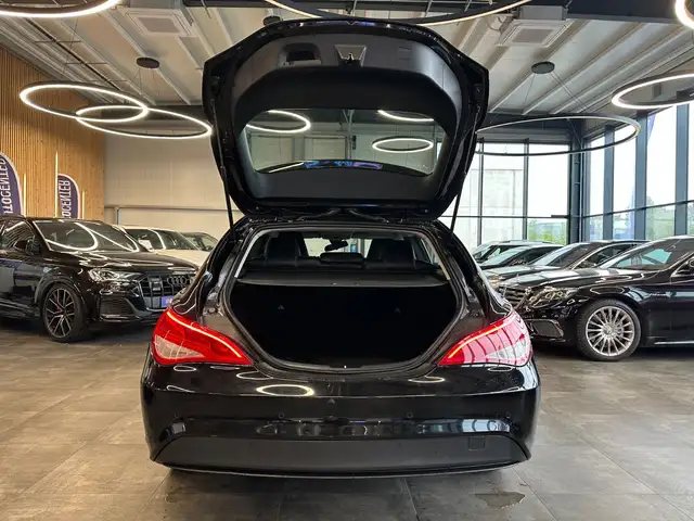 Mercedes-Benz Cla view 27