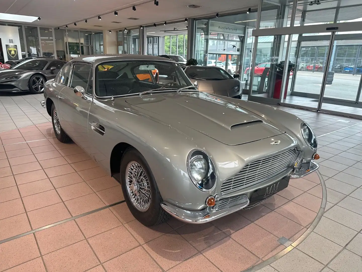 Aston Martin DB 6  LHD Silber - 1