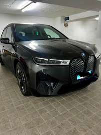 iX xdrive40 pacchetto sportivo Edition Essence