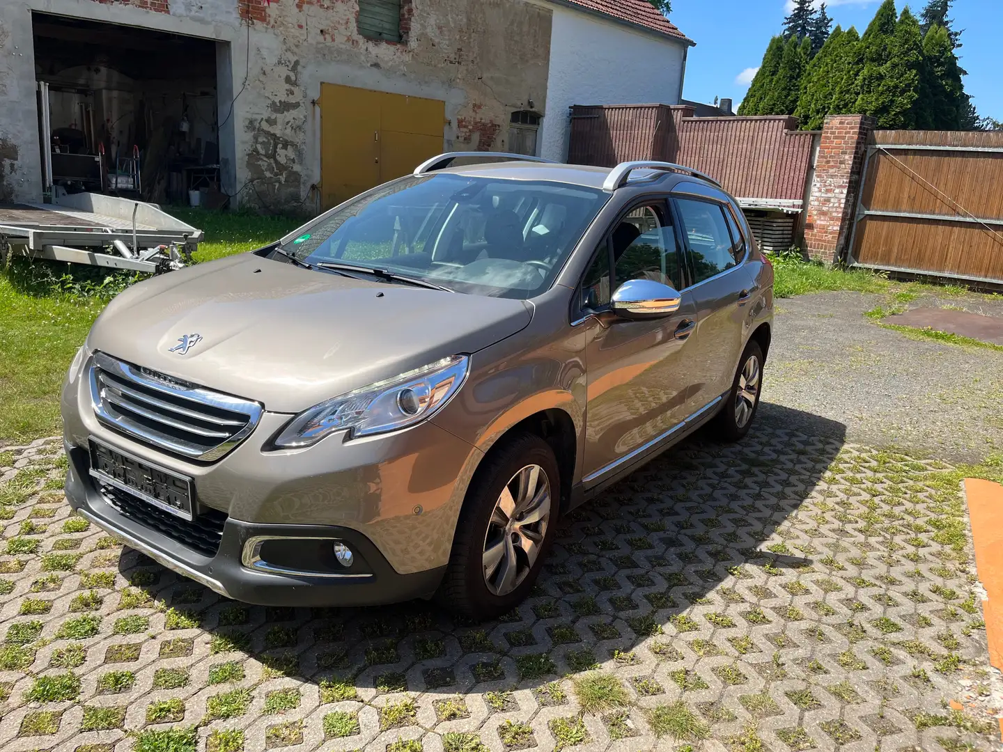 Peugeot 2008 Allure Brun - 1