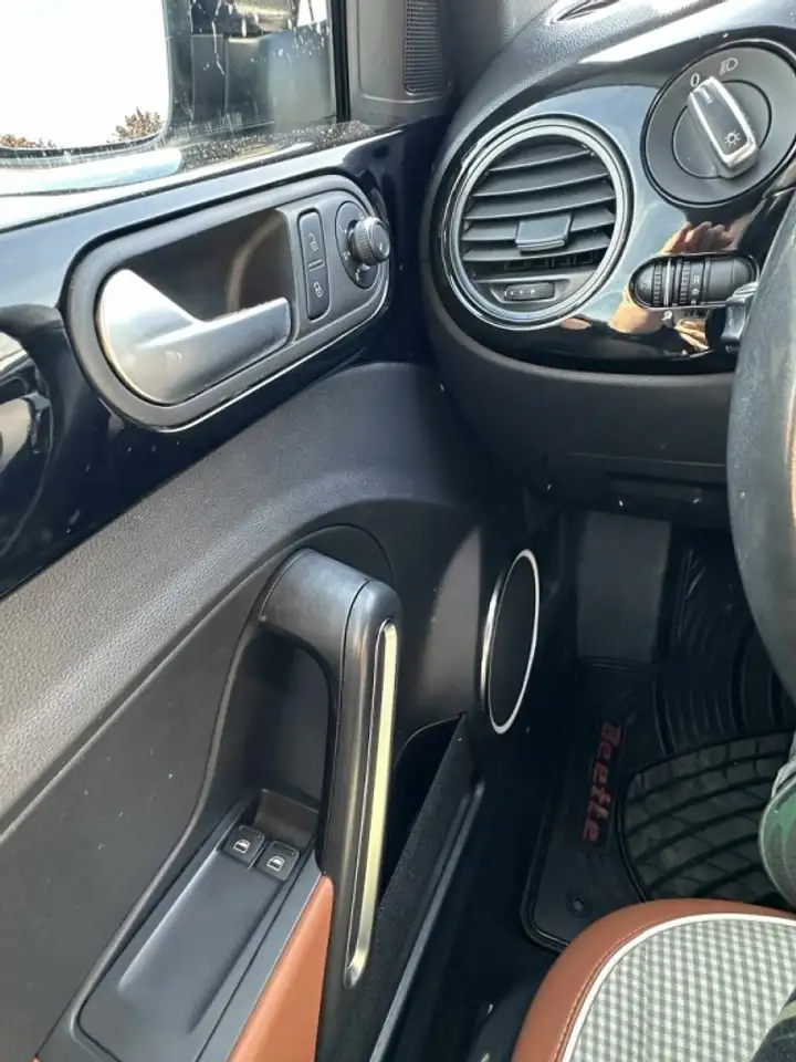 Volkswagen Beetle photo Volkswagen Beetle