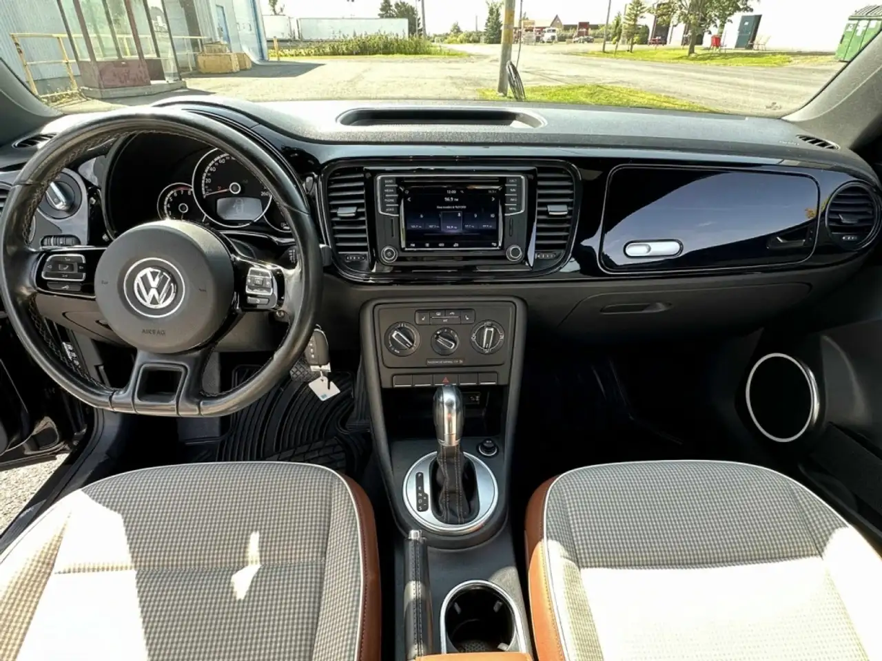 Volkswagen Beetle photo Volkswagen Beetle