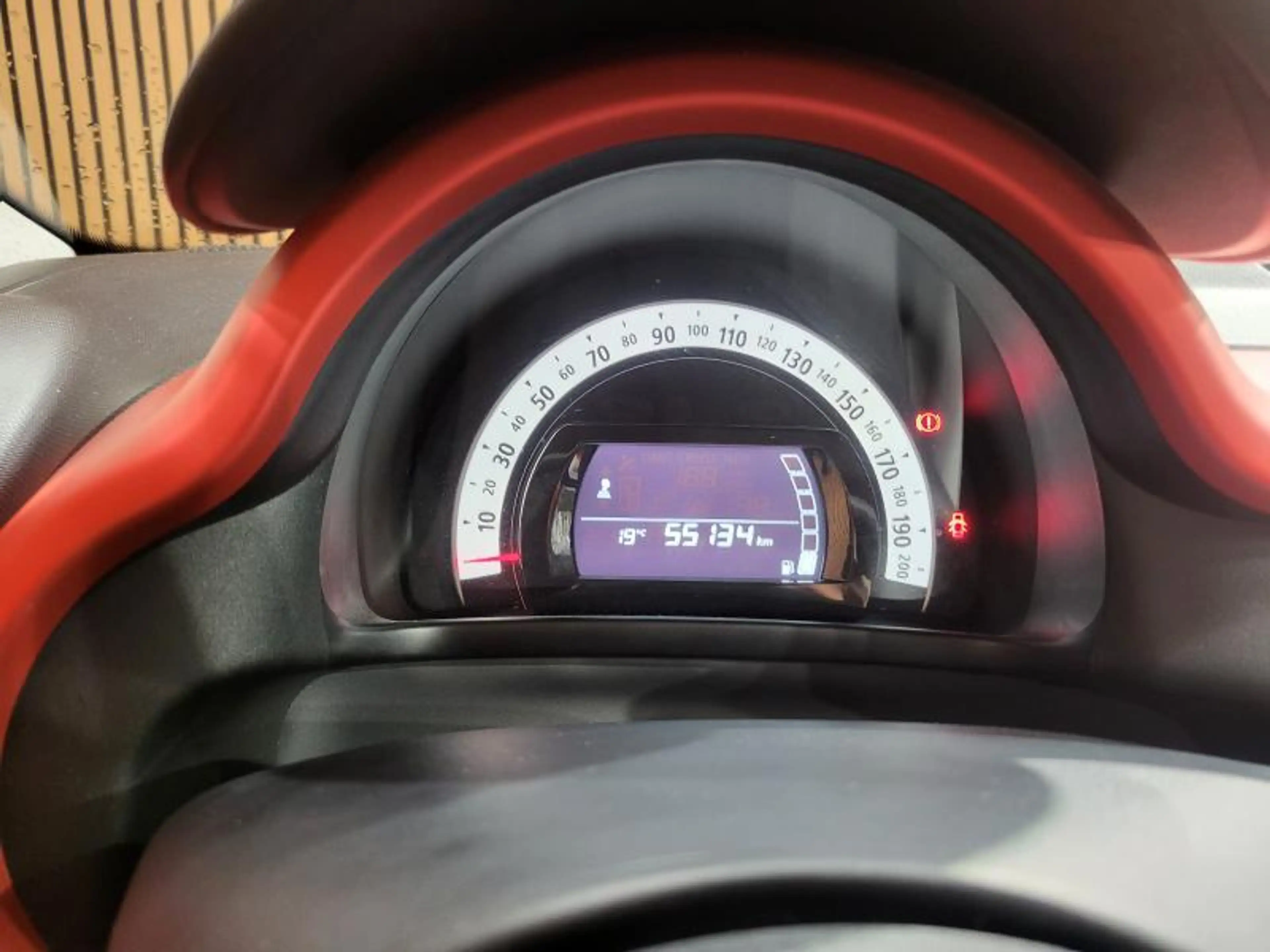 Renault Twingo III — photo 11