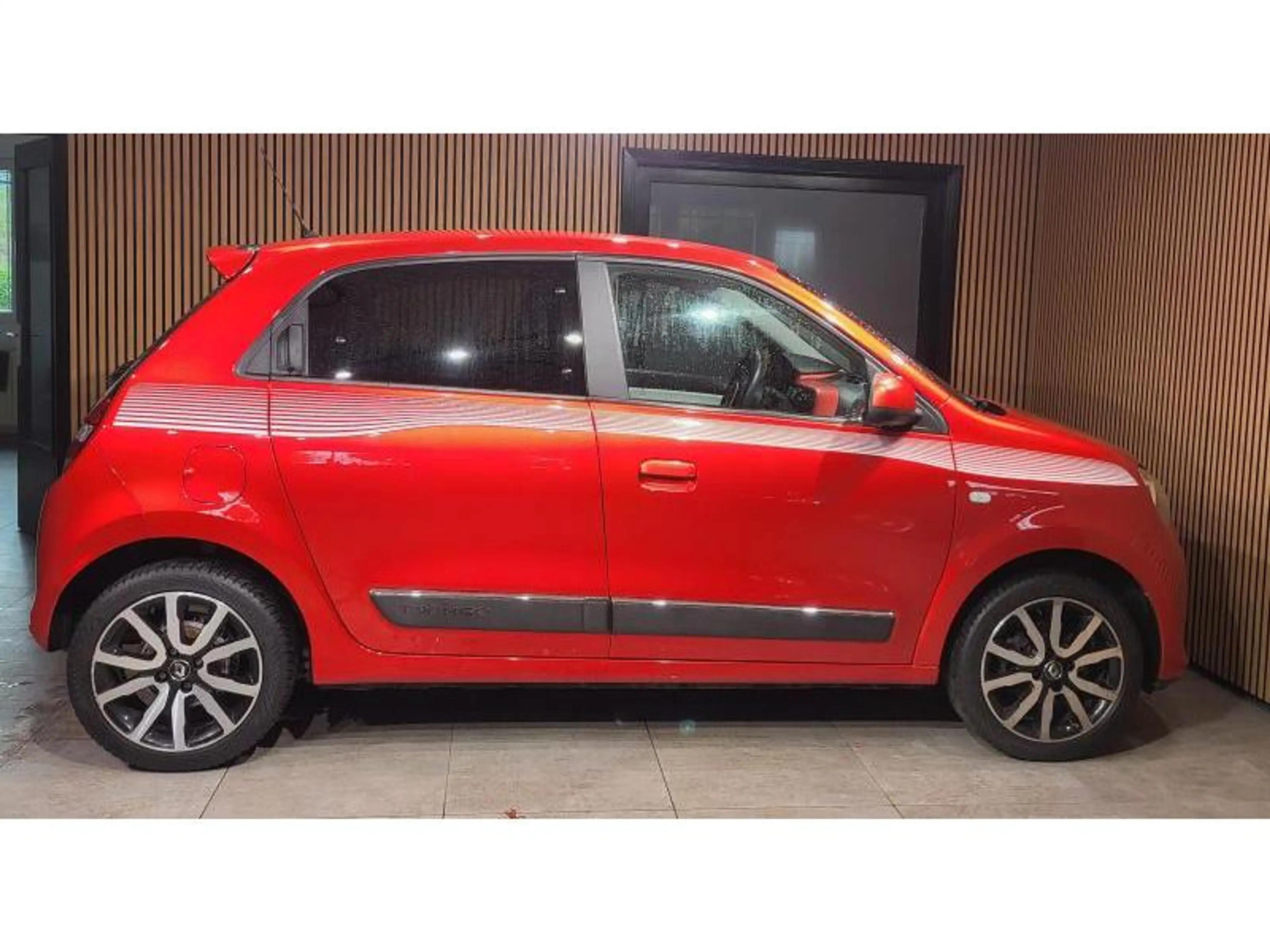 Renault Twingo III — photo 8