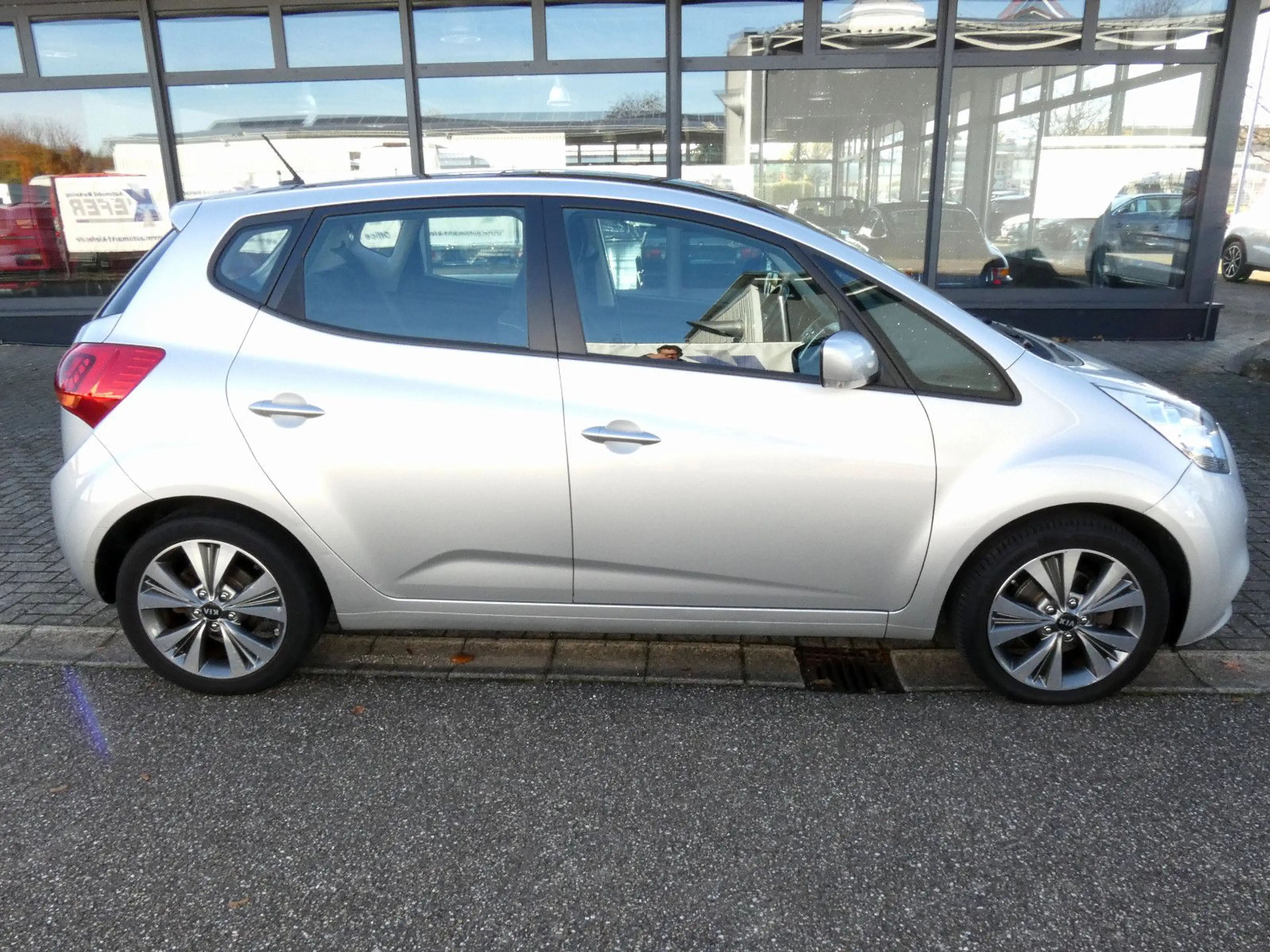 Kia Venga 1.6 CRDi 128 Spirit*Panorama* — photo 6