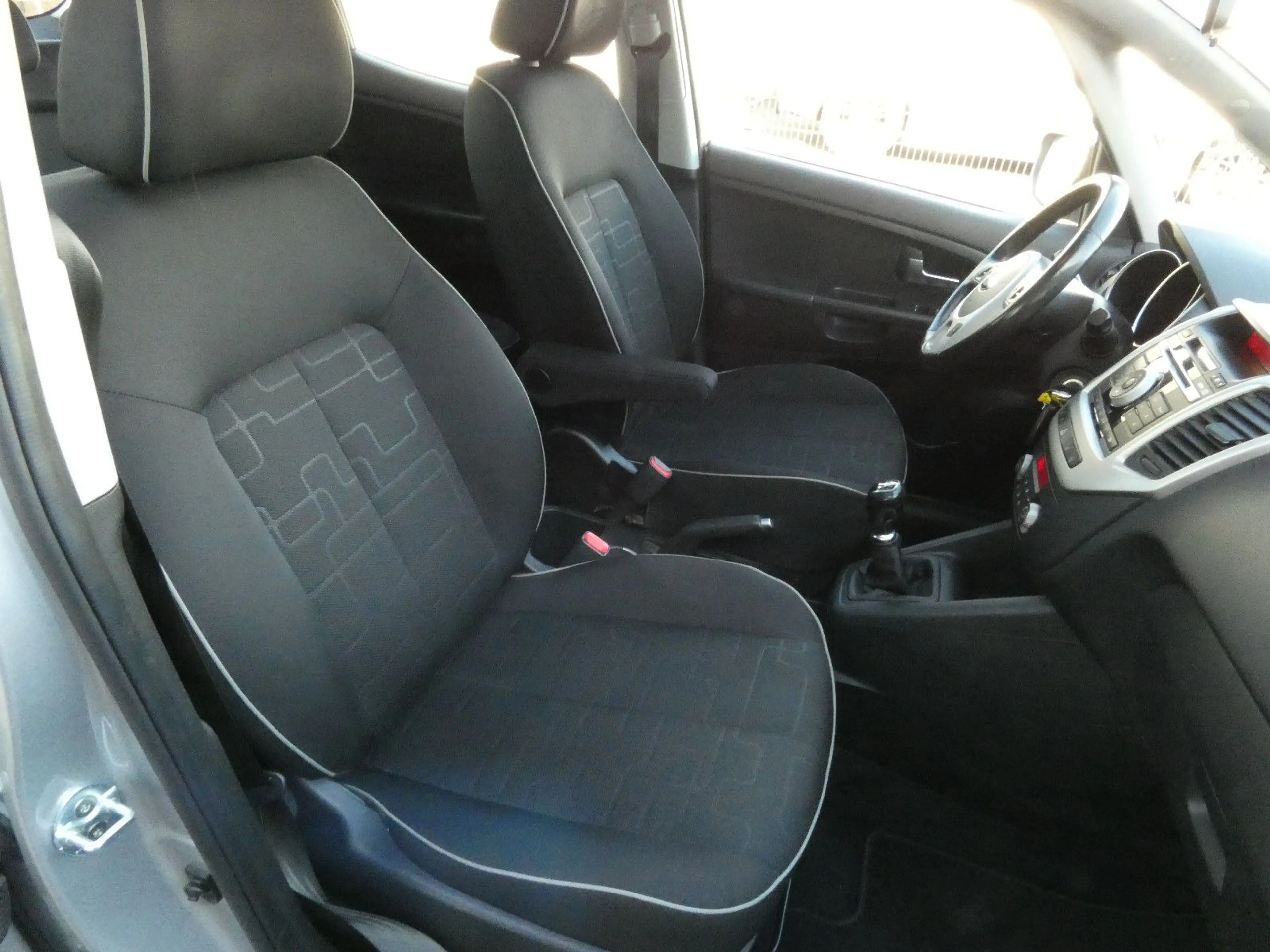 Kia Venga 1.6 CRDi 128 Spirit*Panorama* — photo 11