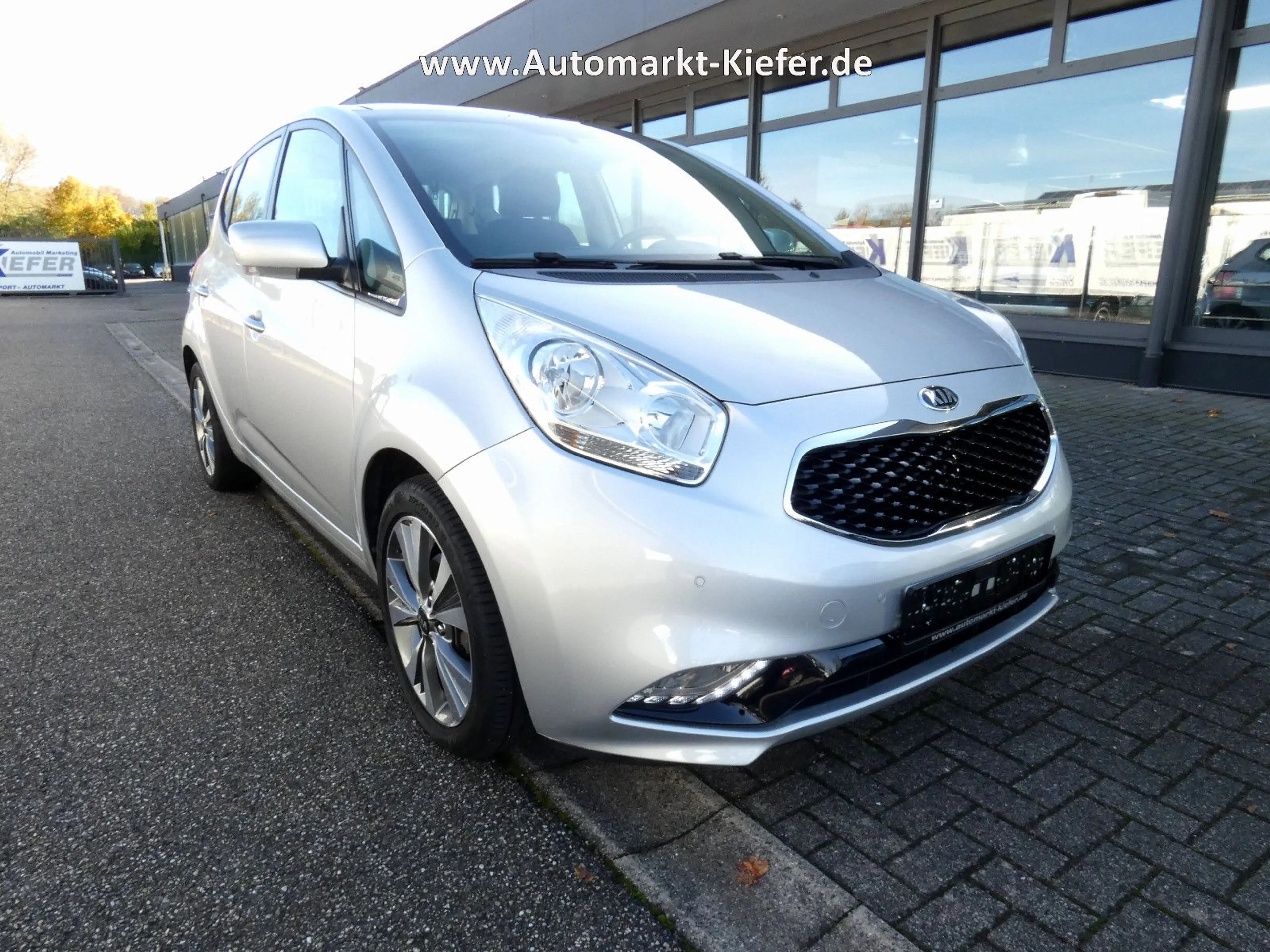 Kia Venga 1.6 CRDi 128 Spirit*Panorama* — photo 2
