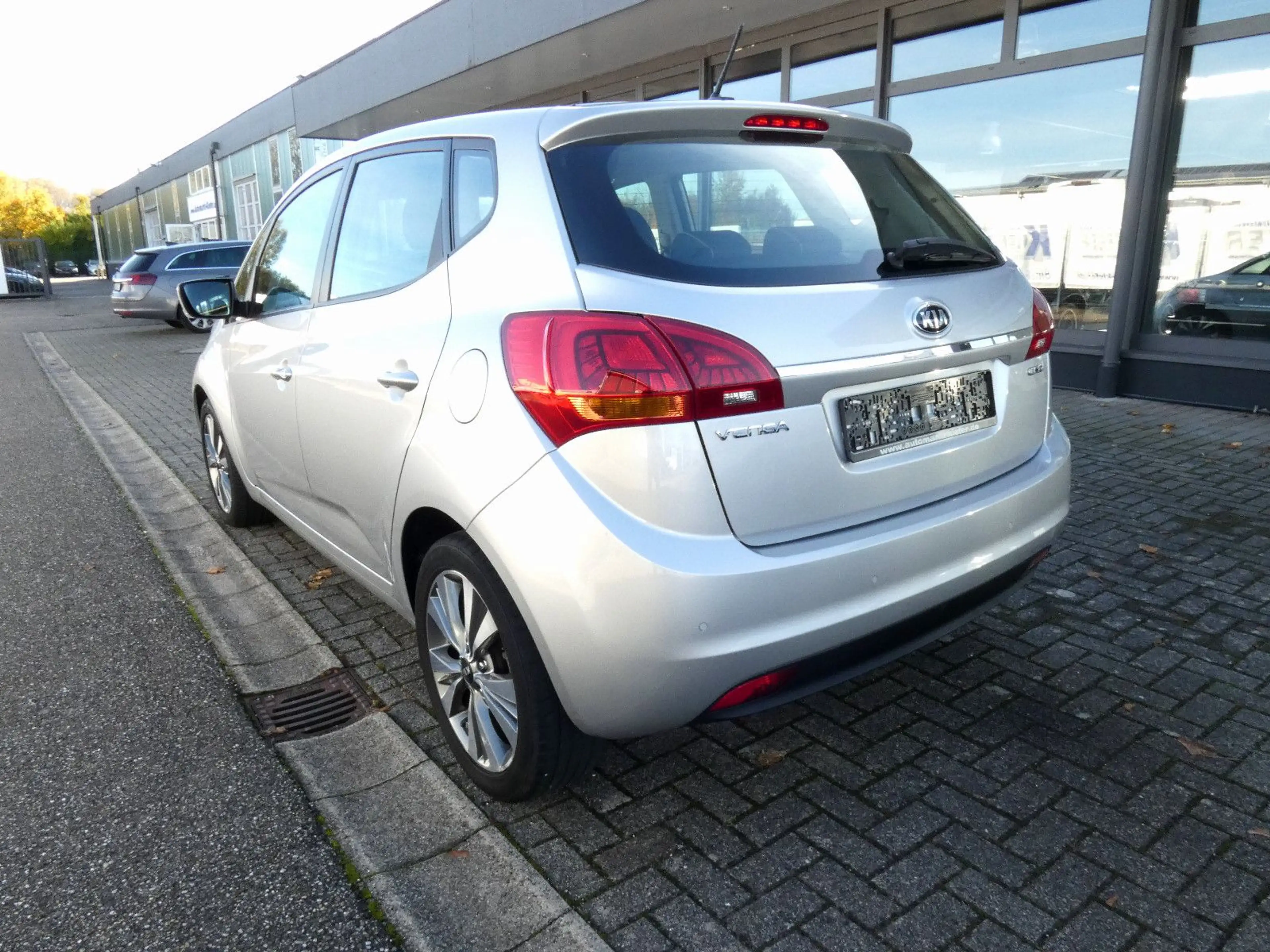 Kia Venga 1.6 CRDi 128 Spirit*Panorama* — photo 3