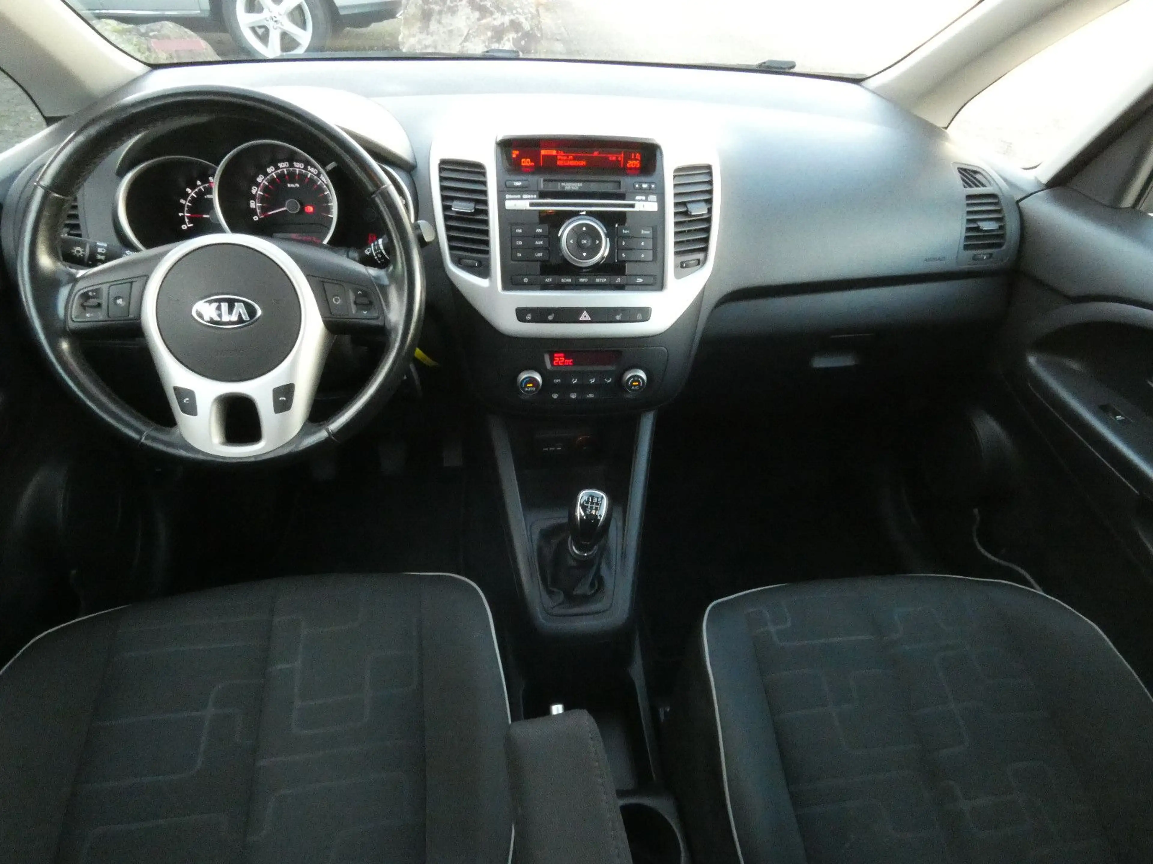 Kia Venga 1.6 CRDi 128 Spirit*Panorama* — photo 8