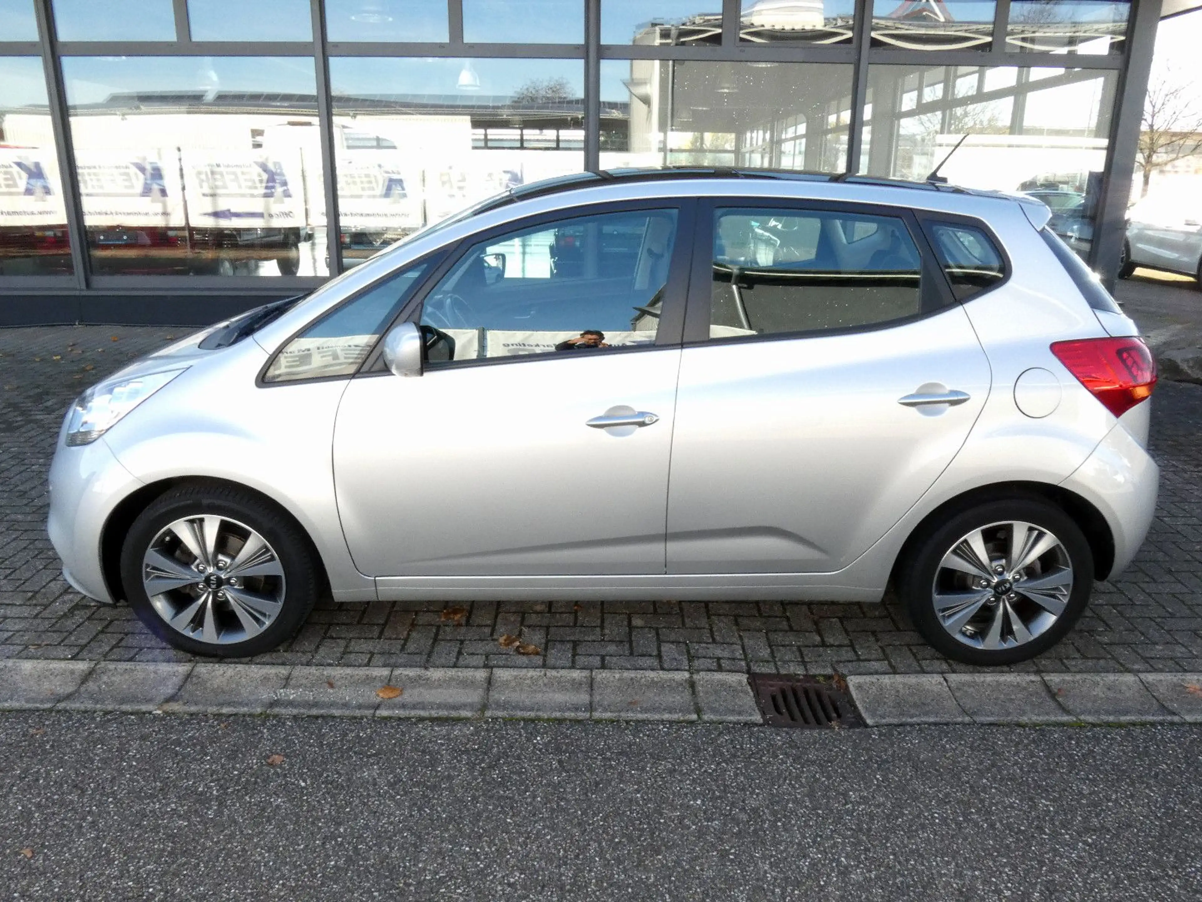 Kia Venga 1.6 CRDi 128 Spirit*Panorama* — photo 5