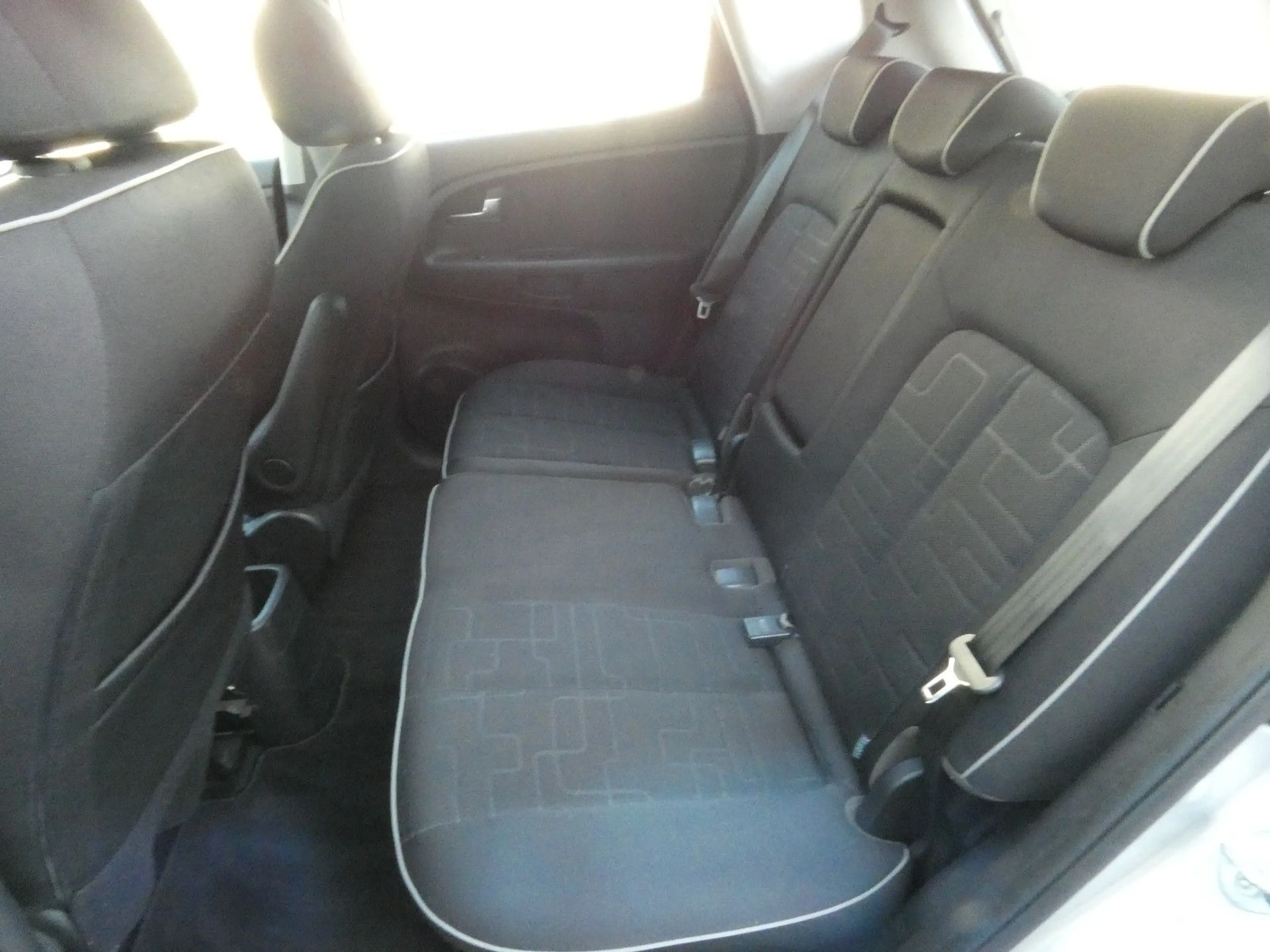 Kia Venga 1.6 CRDi 128 Spirit*Panorama* — photo 12