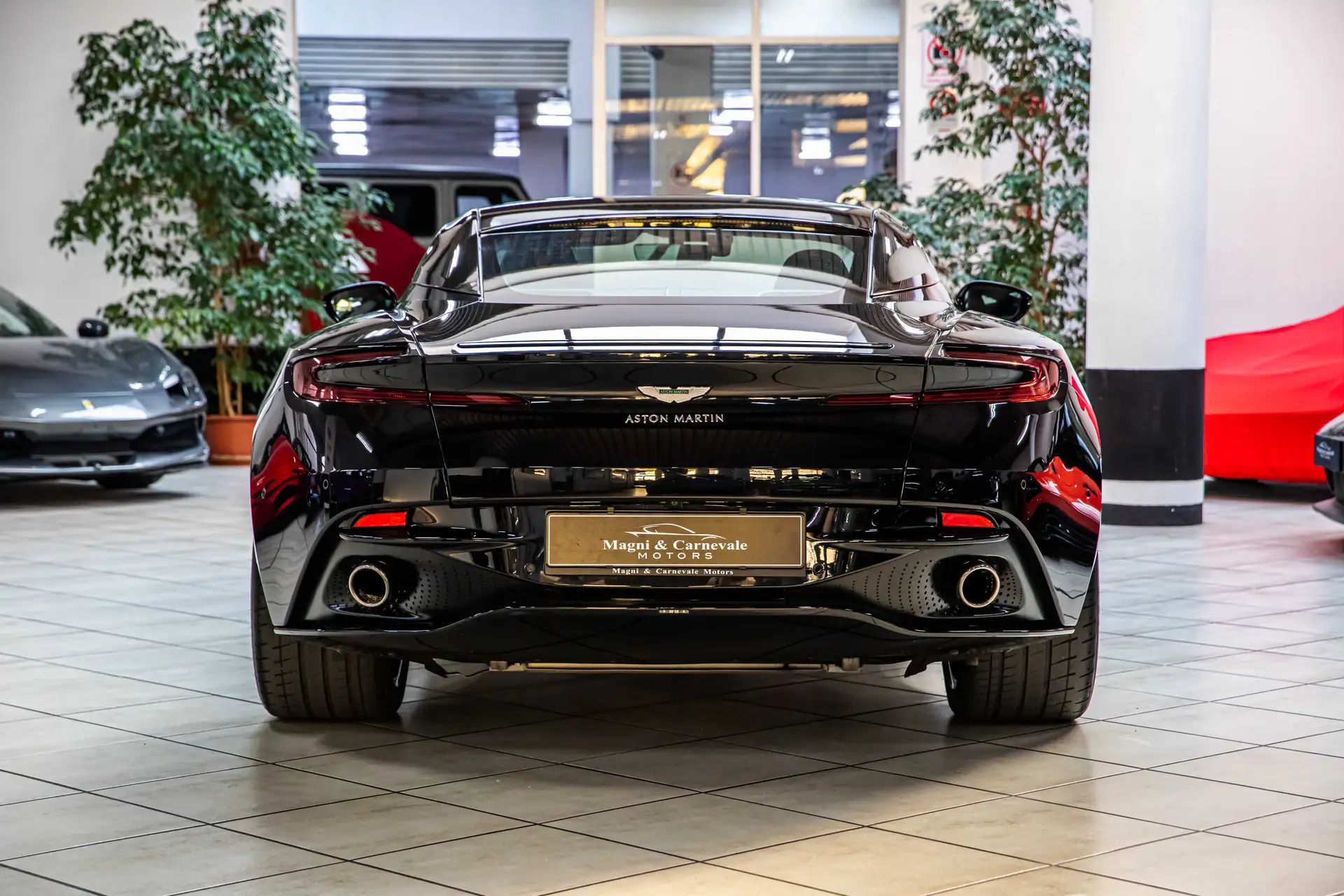 애스턴마틴 DB11 Coupé V8 2019 검정 사진 6
