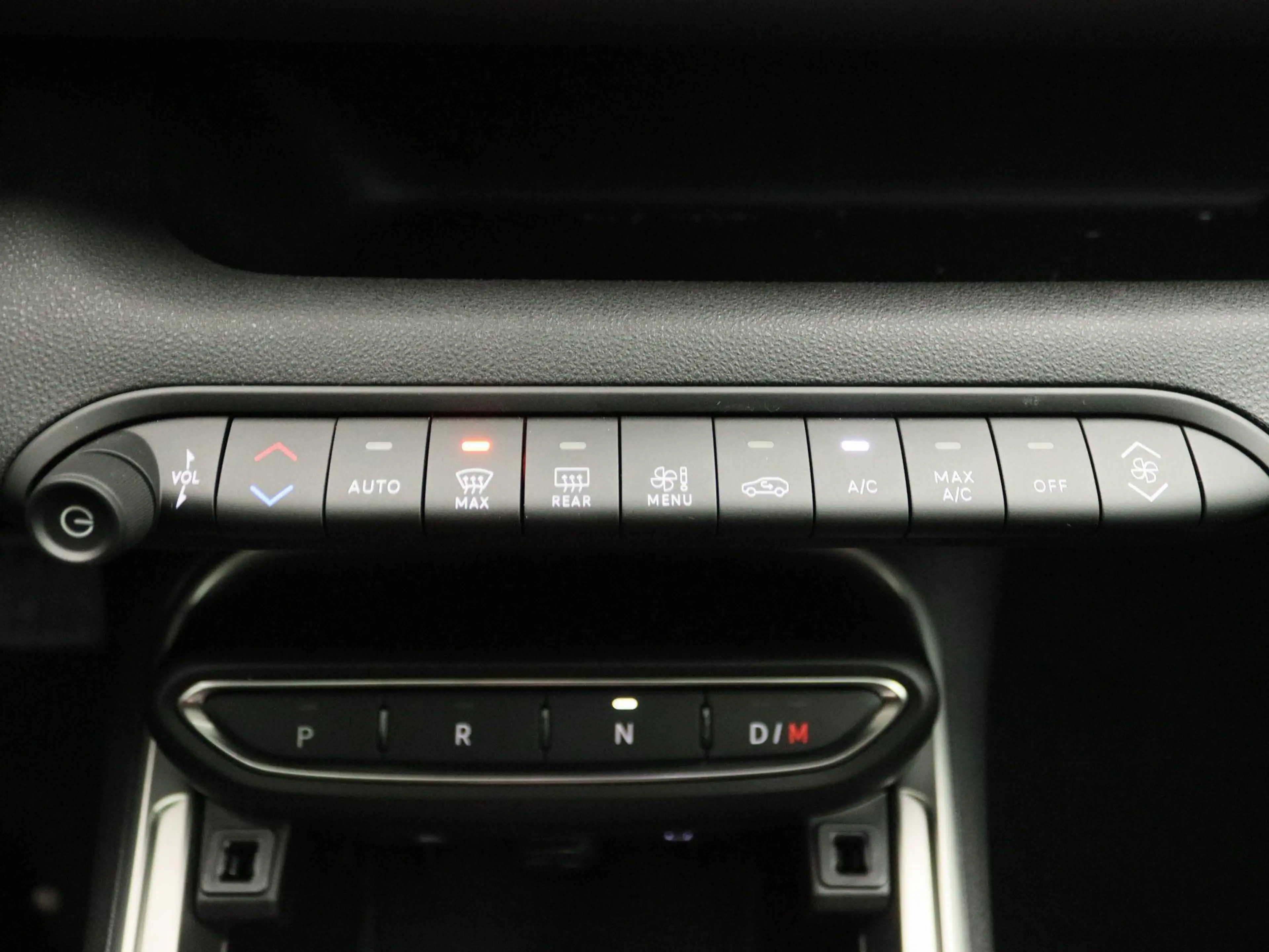 Jeep Avenger 1.2 e-Hybrid Summit | Camera | Navigatie | Parkeer — photo 15