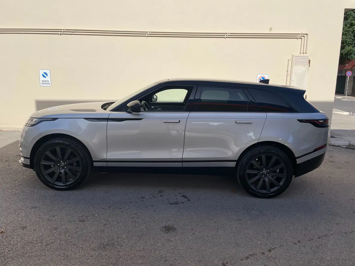 Land Rover Range Rover Velar Range Rover Velar 2.0d i4 R-Dynamic SE 180cv auto Grigio - 2