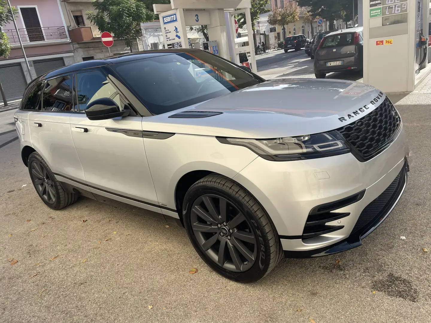 Land Rover Range Rover Velar Range Rover Velar 2.0d i4 R-Dynamic SE 180cv auto Grigio - 1