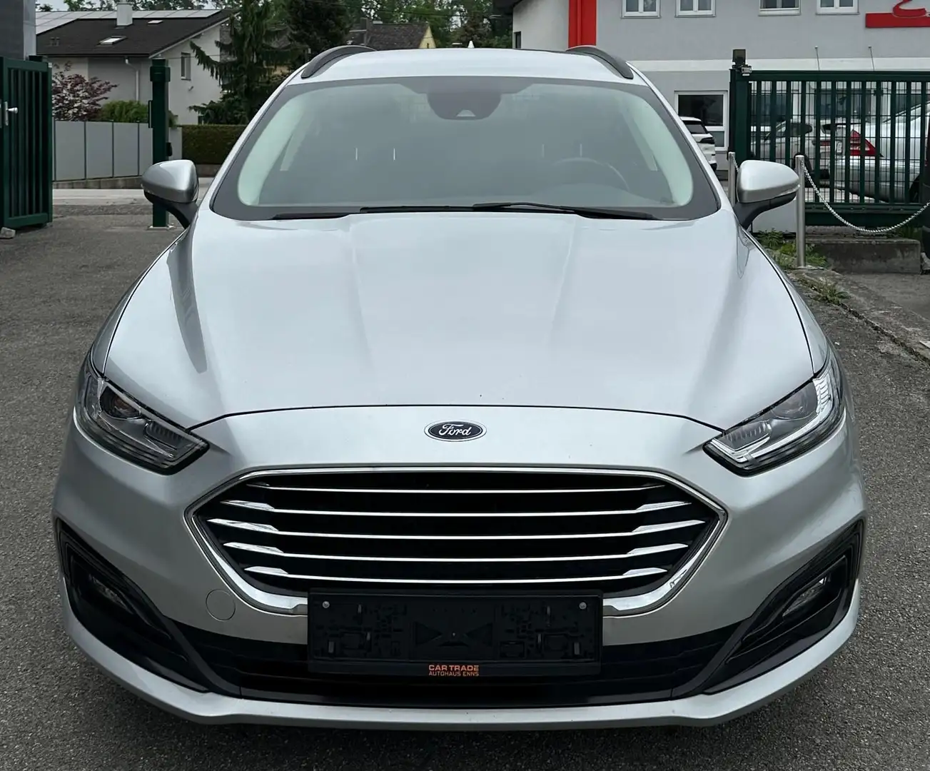 Ford Mondeo Traveller Business Plus 2,0 TDCi Aut. Grau - 2