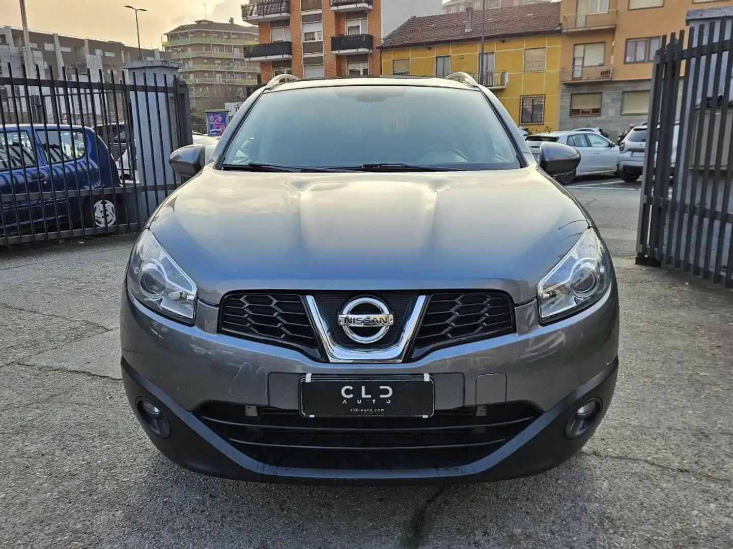 Nissan Qashqai+2 2.0 dCi DPF 4WD 7POSTI Gris - 2